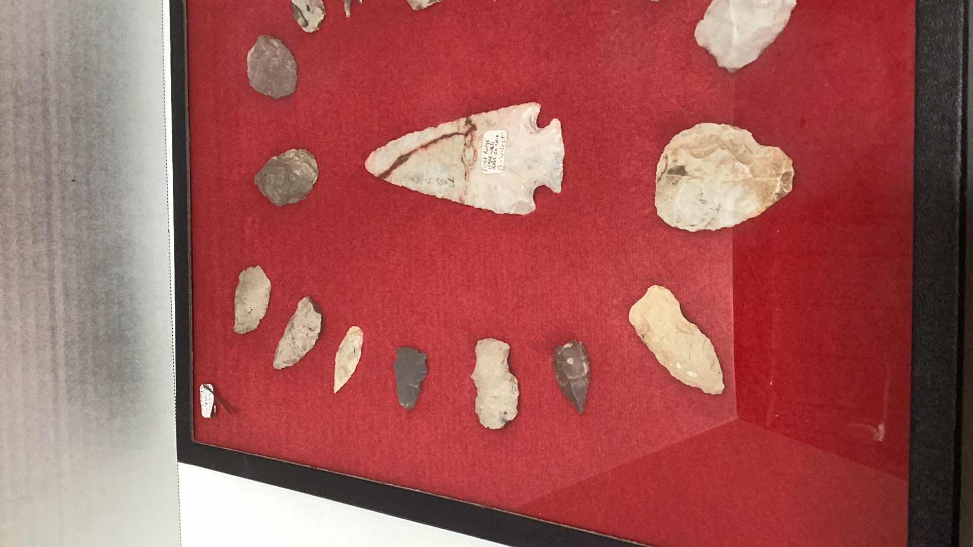 Photo 1 of AMERICAN INDIAN OHIO VALLEY FLINT ARROWHEADS CASE 16”X 12”