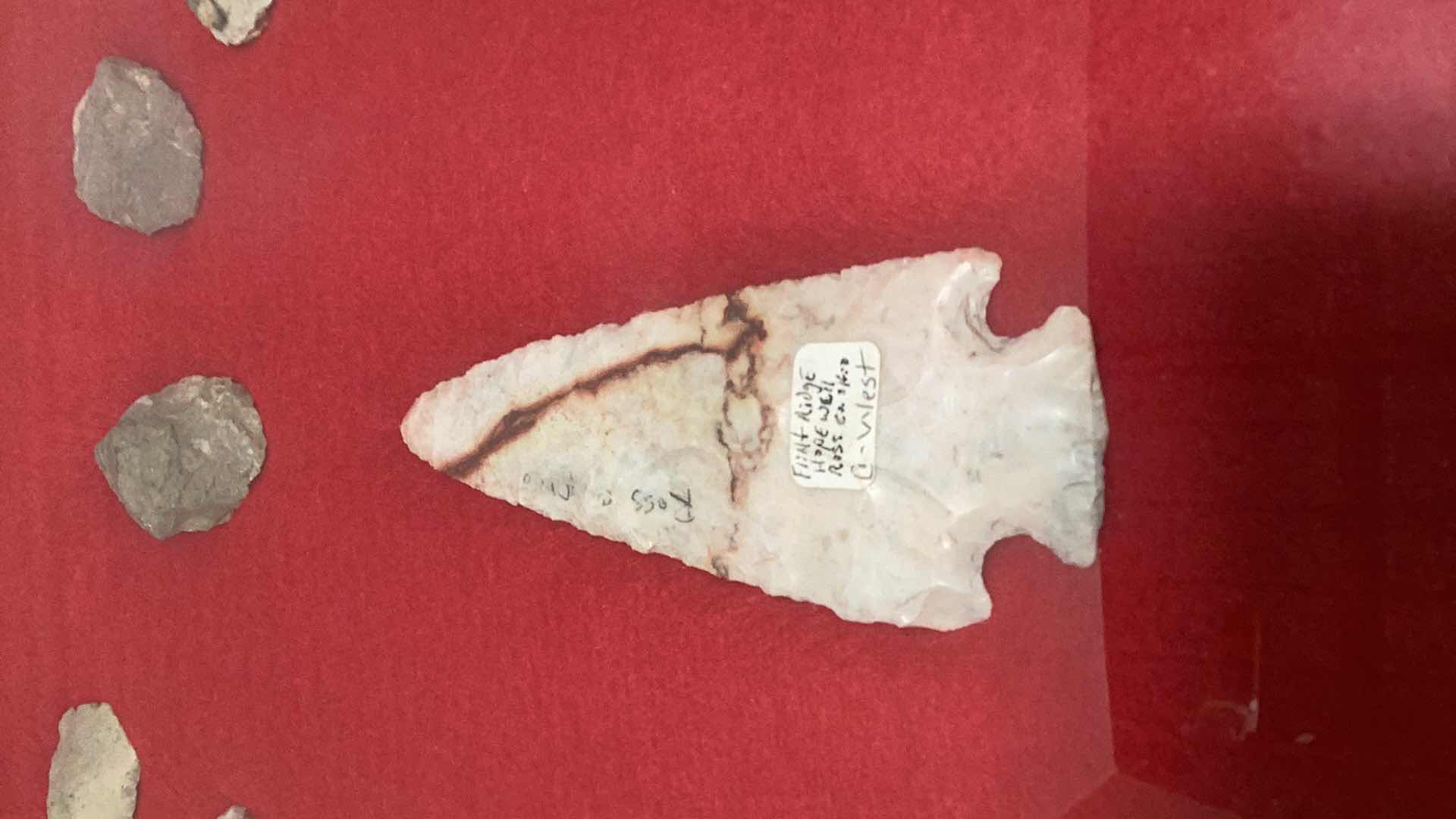 Photo 1 of AMERICAN INDIAN OHIO VALLEY FLINT ARROWHEADS CASE 16”X 12”