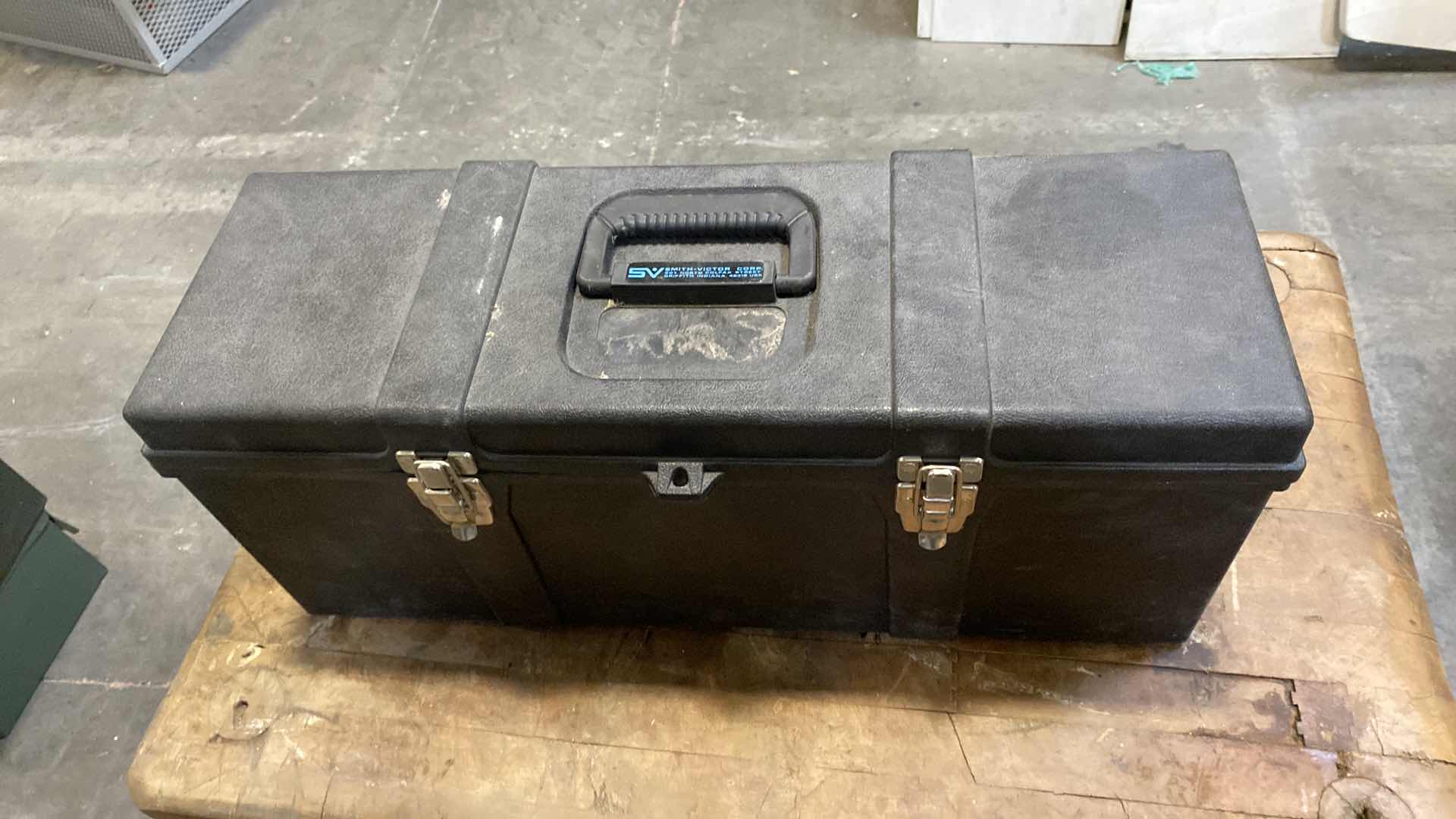 Photo 1 of PORTABLE QUARTZ LIGHT KIT