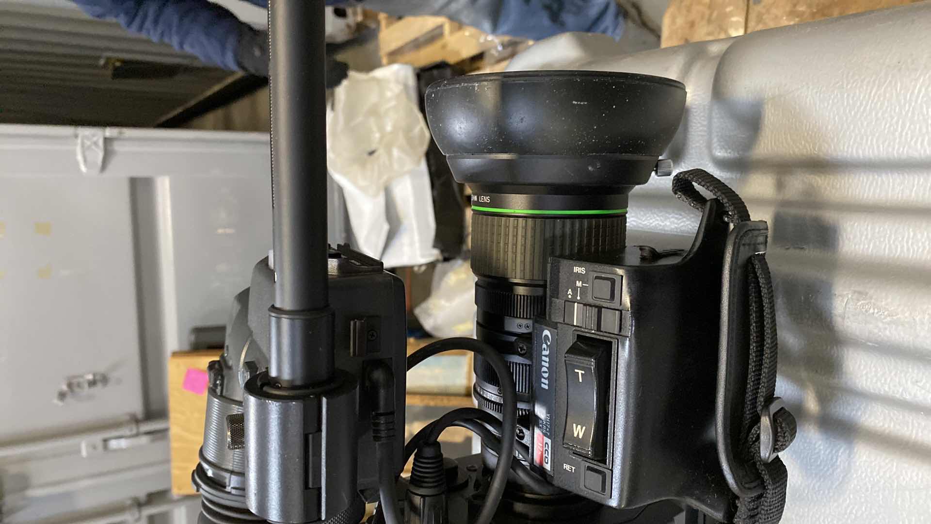 Photo 1 of SONY PRO/BETACAM SP CAMCORDER