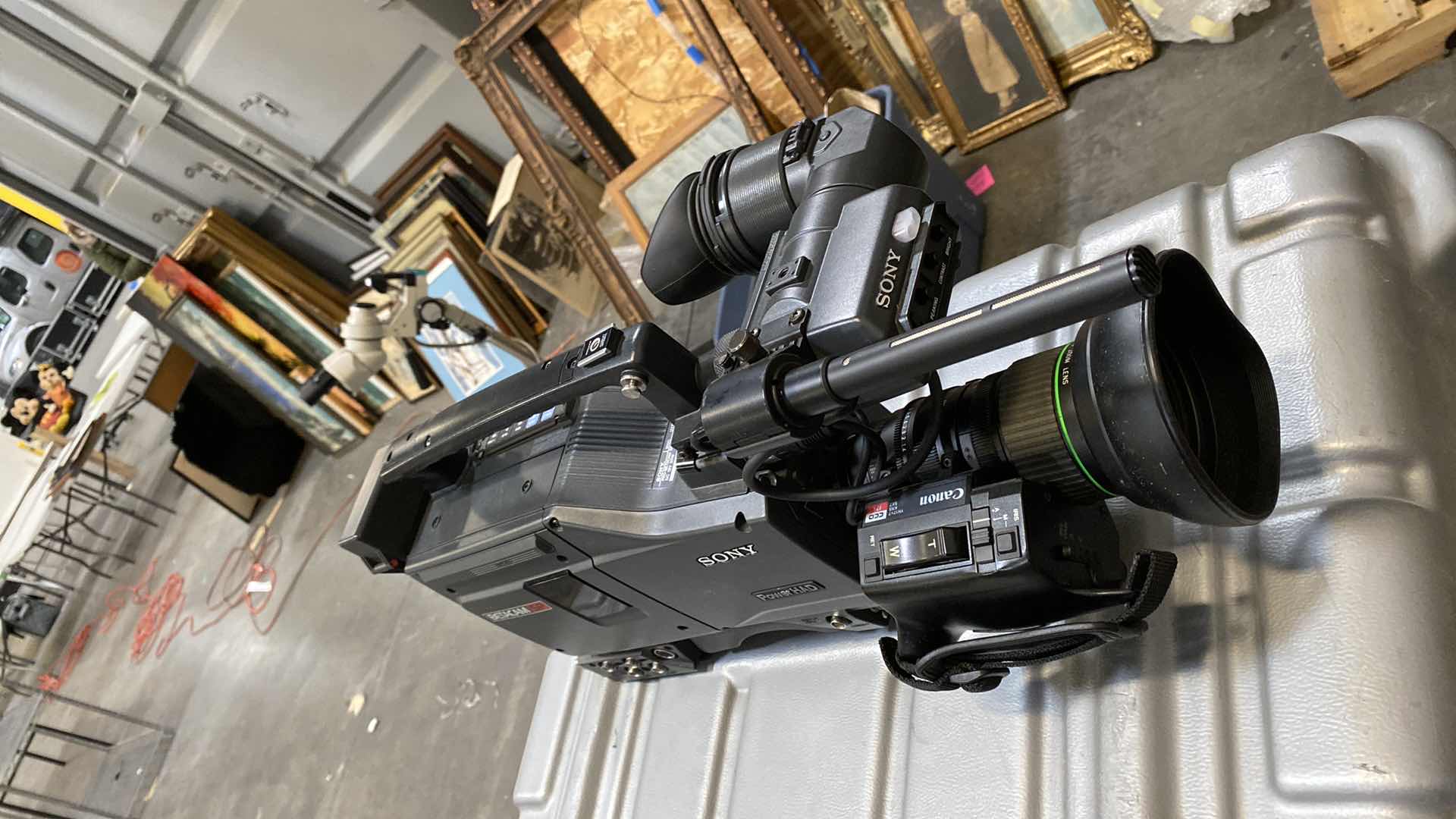 Photo 1 of SONY PRO/BETACAM SP CAMCORDER