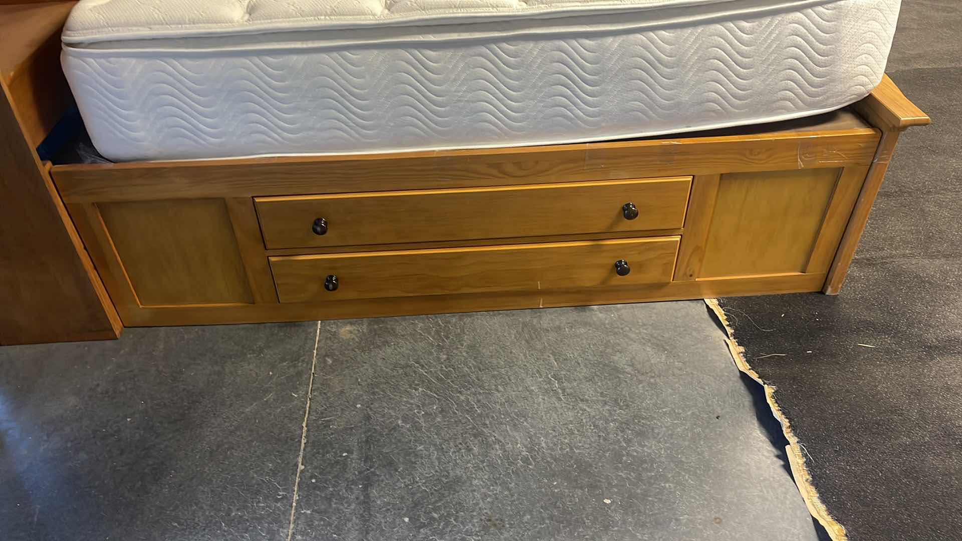 Photo 1 of KIDS-TEENS ROOMS TO GO 6 DRAWER WOOD BASE TWIN BED (MATTRESSES SOLD SEPARATELY)