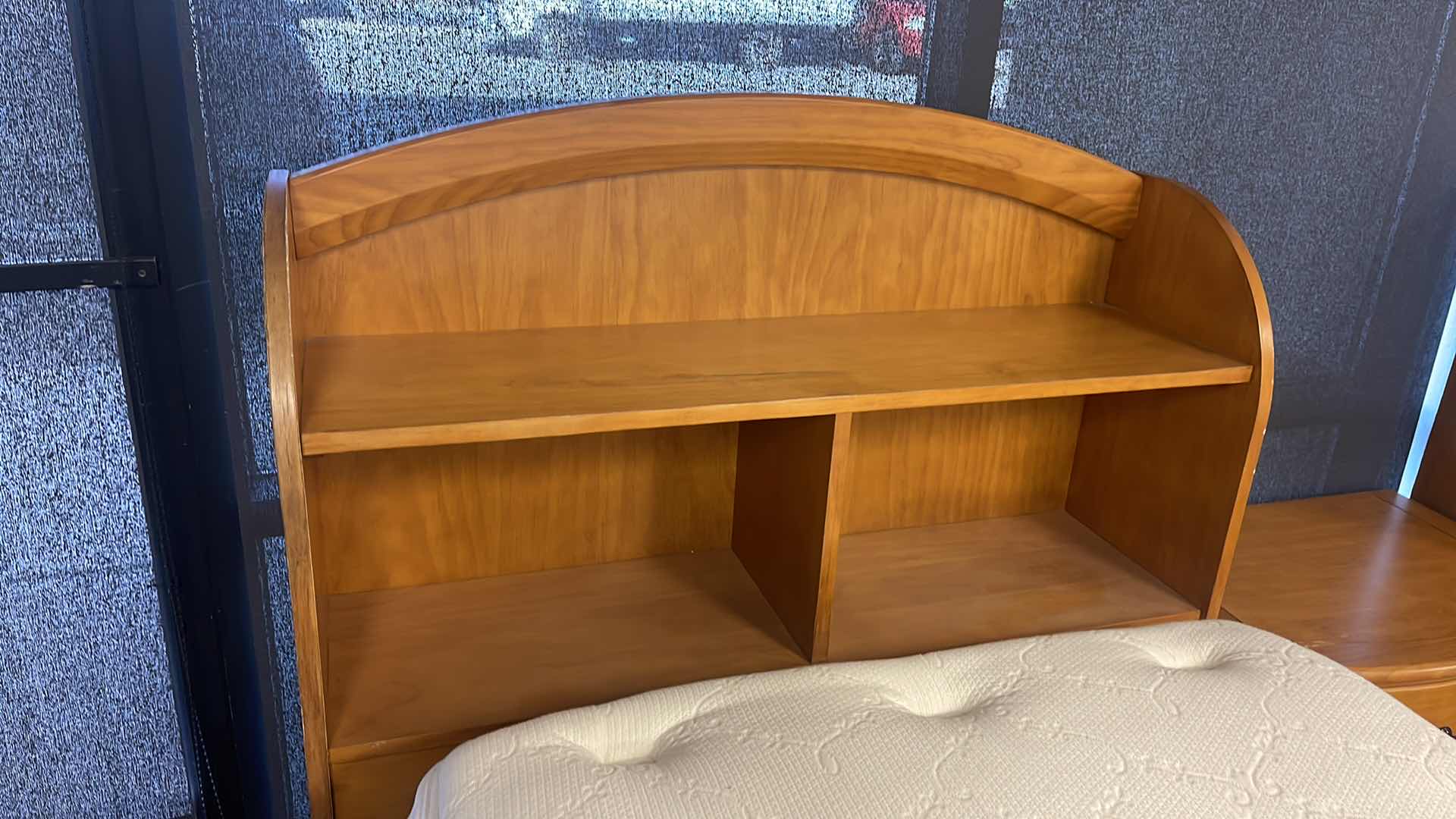 Photo 4 of KIDS-TEENS ROOMS TO GO 6 DRAWER WOOD BASE TWIN BED (MATTRESSES SOLD SEPARATELY)