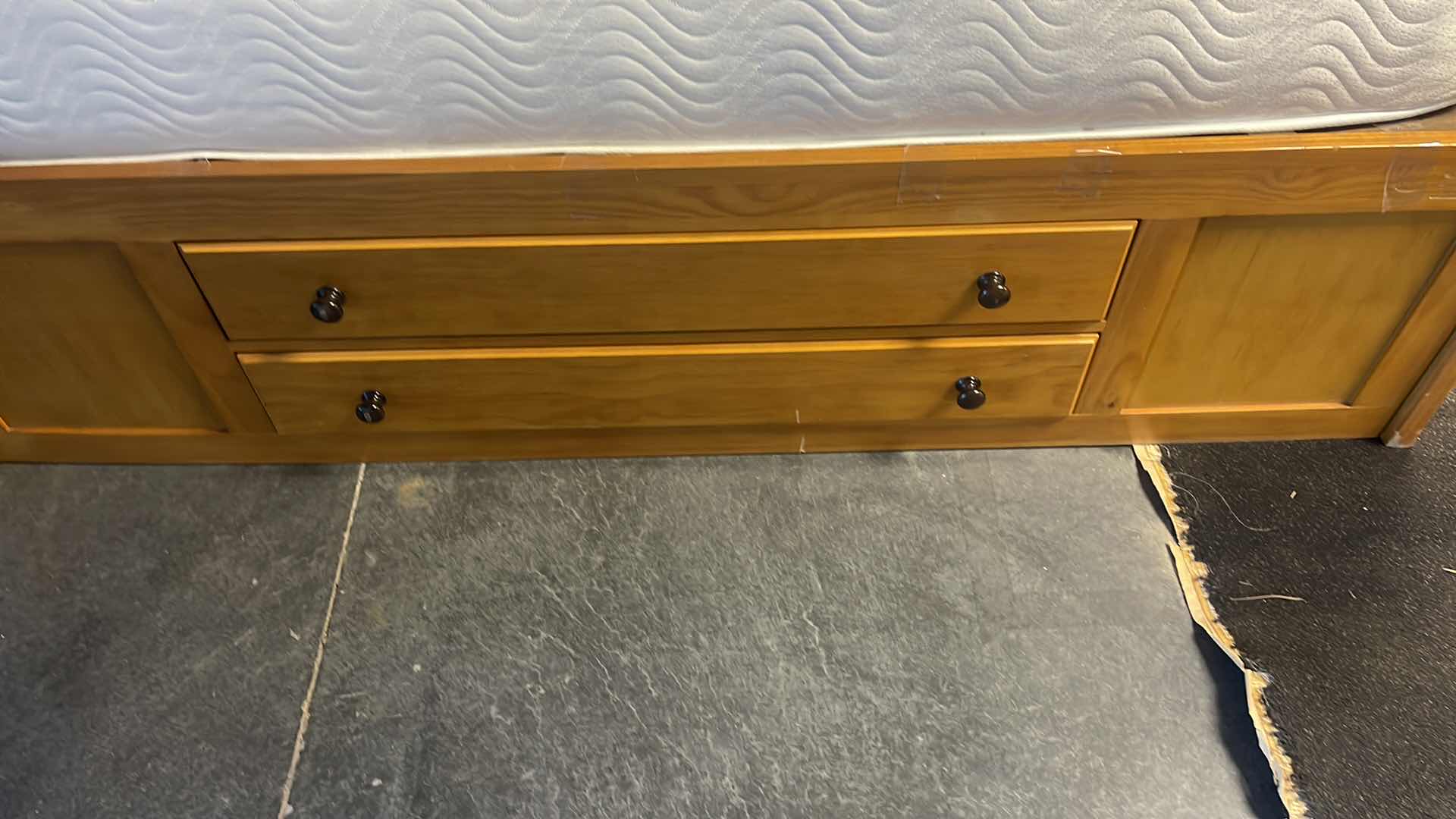 Photo 1 of KIDS-TEENS ROOMS TO GO 6 DRAWER WOOD BASE TWIN BED (MATTRESSES SOLD SEPARATELY)