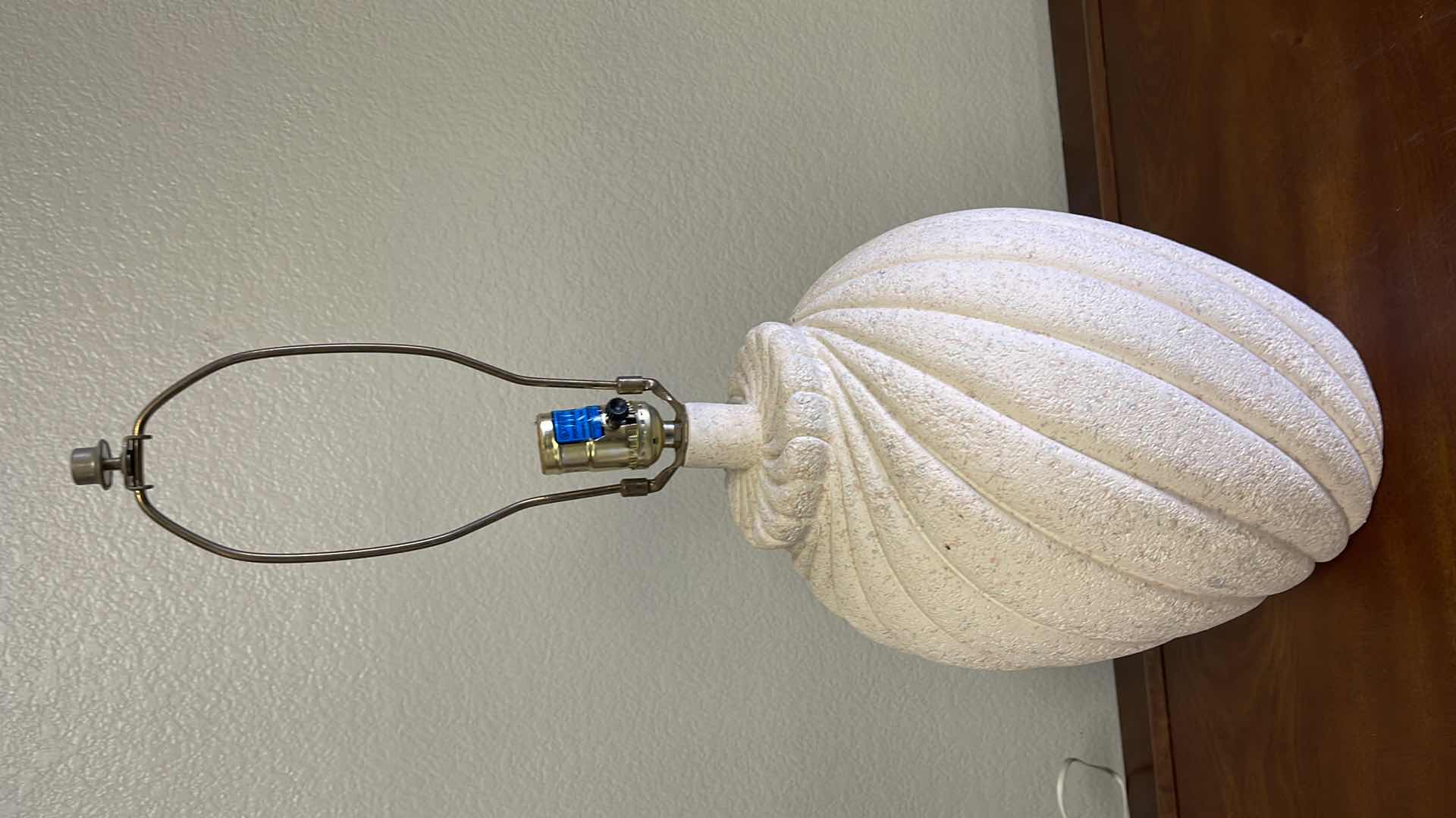 Photo 1 of 2 SHELL DESIGNED TABLE LAMPS H270
