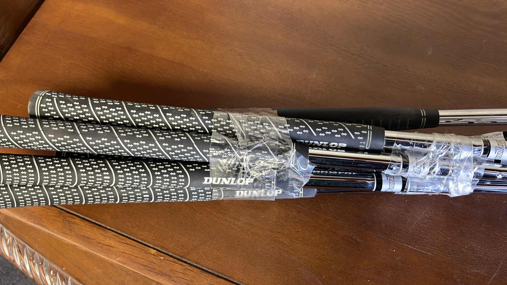 Photo 1 of 9 PC DUNLOP EXCEED LEFT HANDED GOLF CLUBS