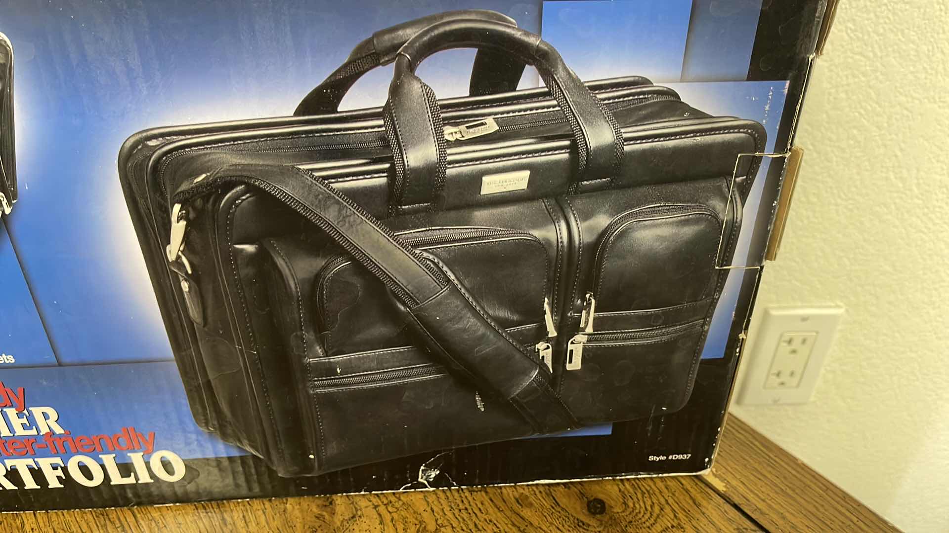 Photo 1 of U.S. LUGGAGE NEW PORTFOLIO BAG