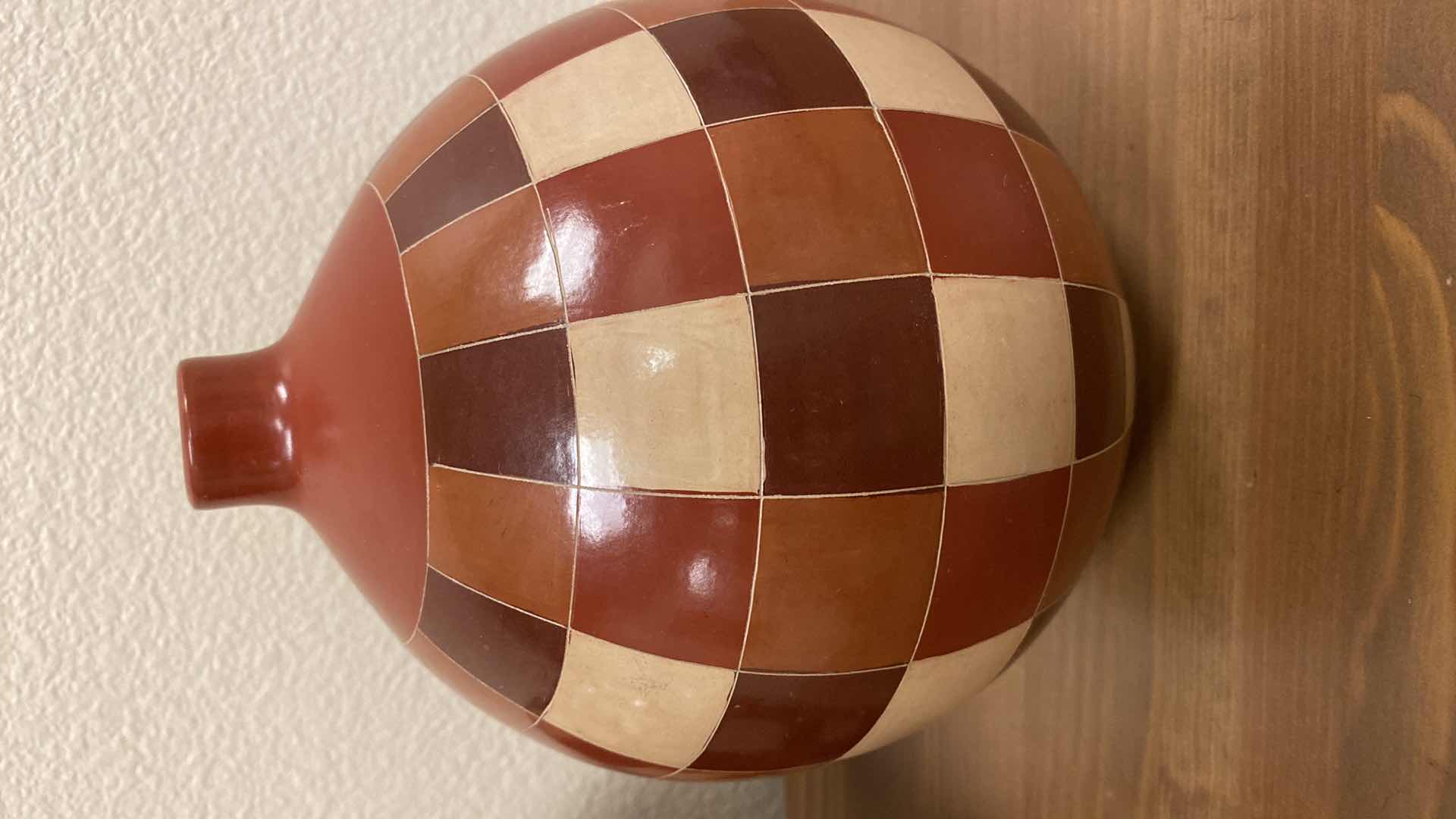 Photo 1 of PAIR OF VASES FROM NICARAGUA TALLEST 10”