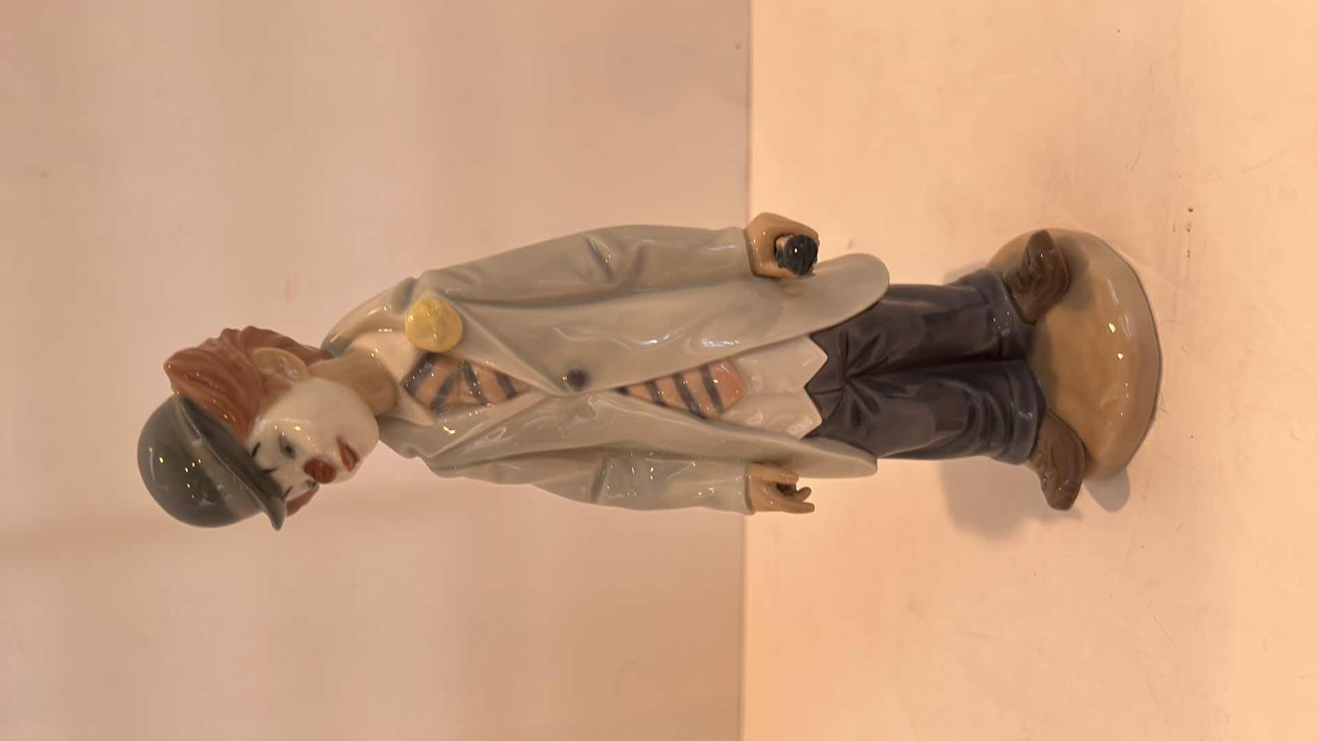 Photo 1 of LLADRO 9” PORCELAIN FIGURINE - CLOWN “CIRCUS SAM”