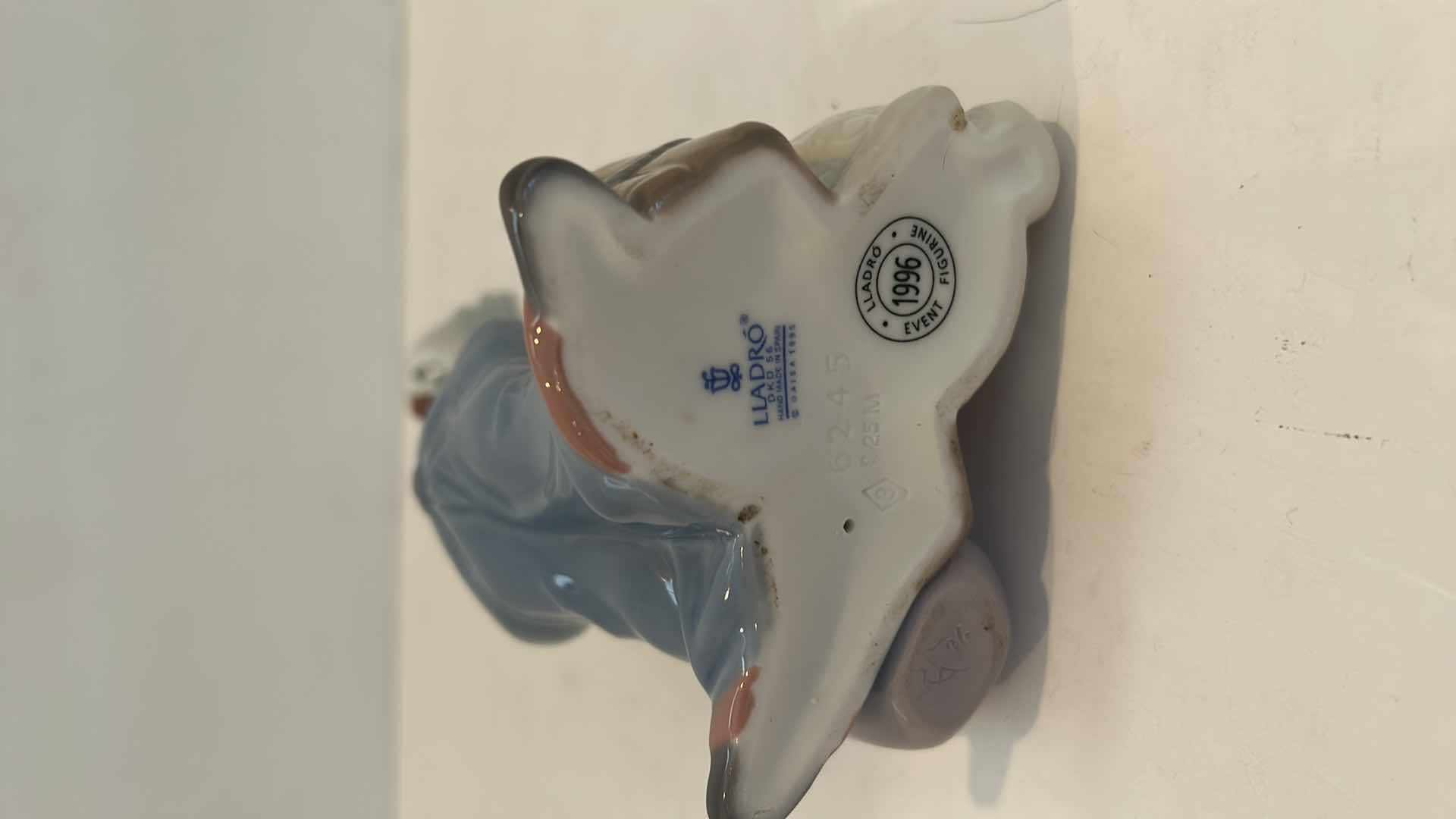 Photo 1 of LLADRO 8” PORCELAIN FIGURINE - CLOWN “DESTINATION BIG TOP”