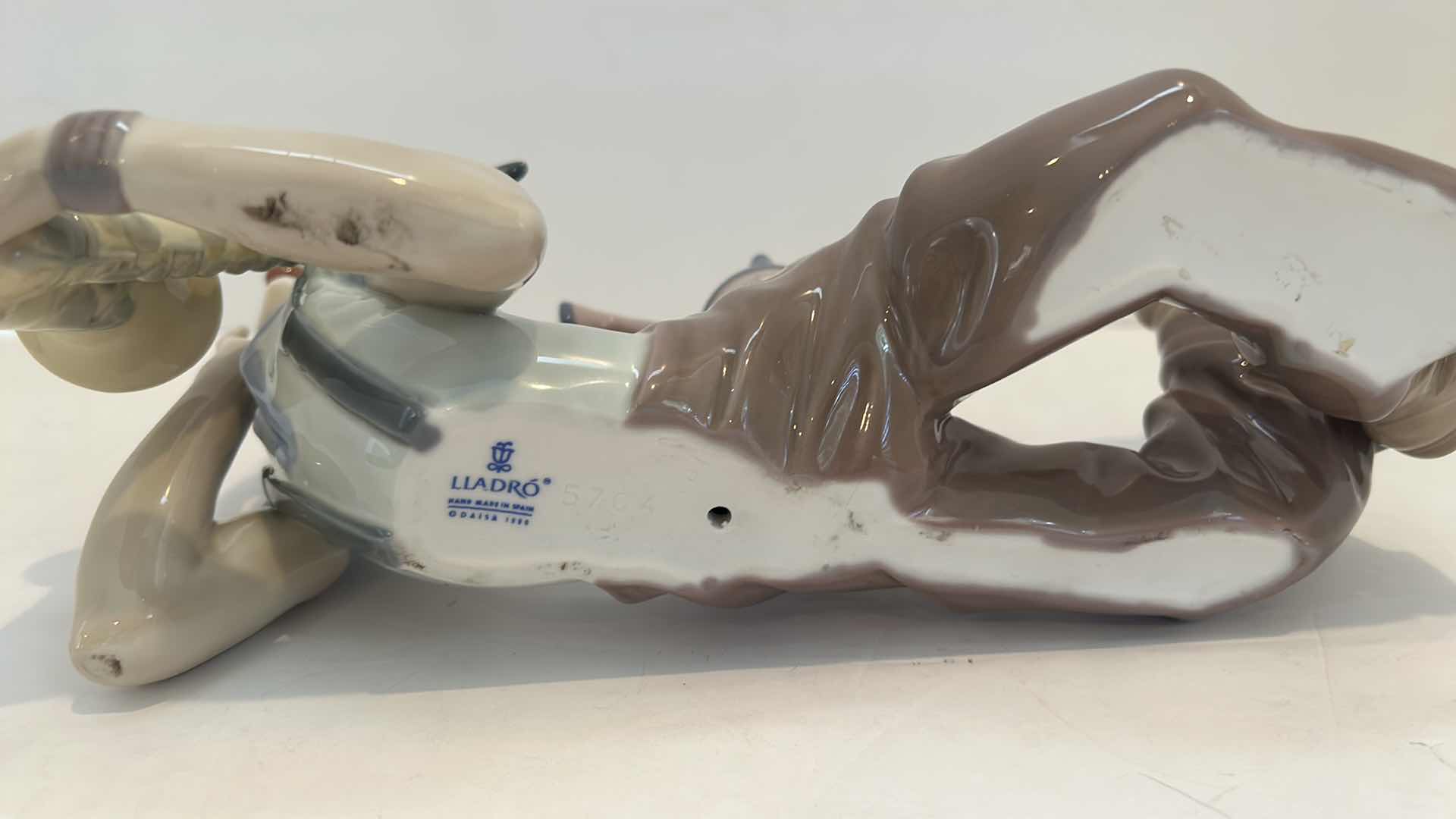 Photo 1 of RARE LLADRO "RECLINING CLOWN W. SAXAPHONE" PORCELAIN FIGURINE - L12"