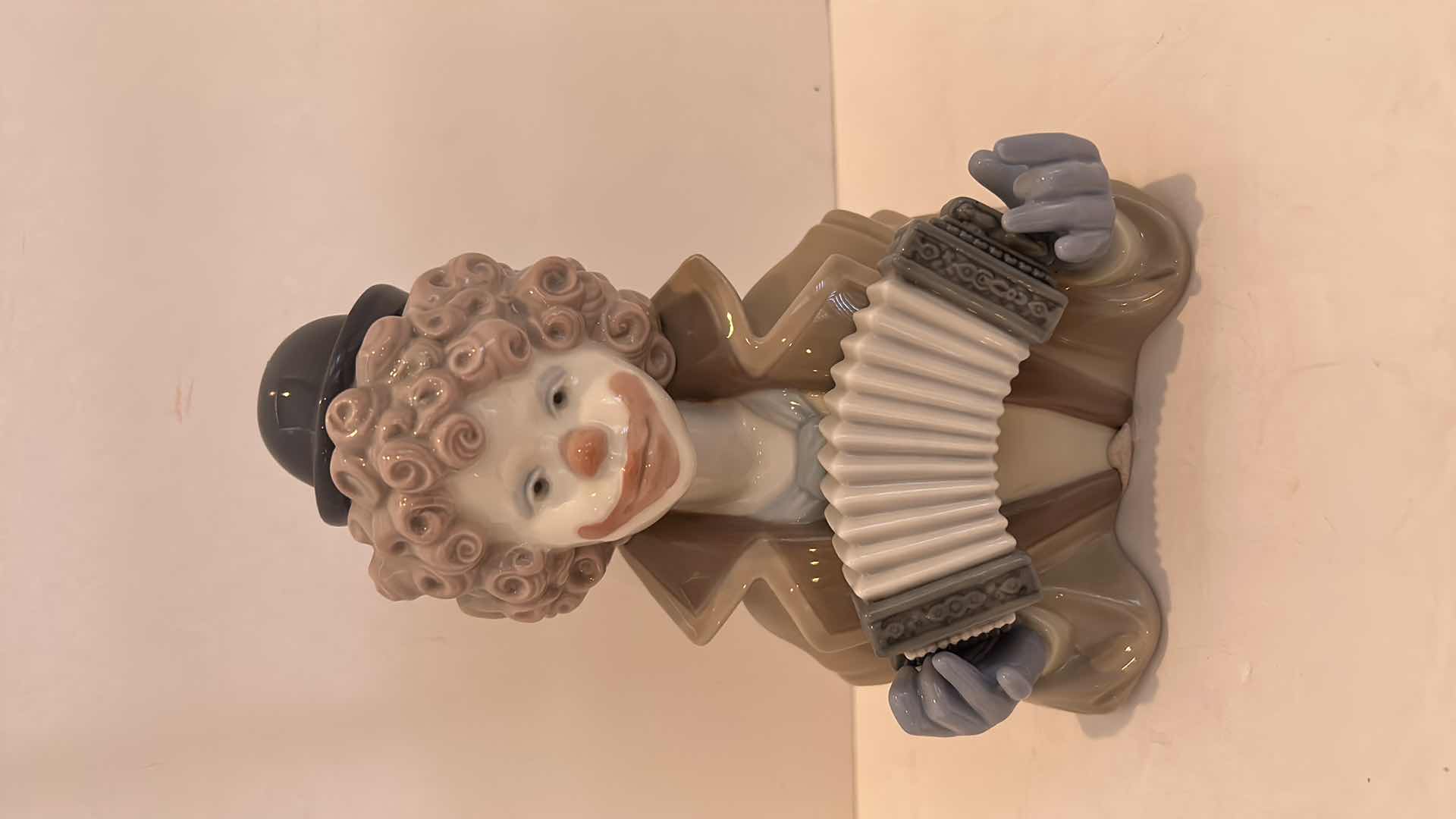Photo 1 of LLADRO H11” PORCELAIN FIGURINE - CLOWN  “THE MAGIC OF LAUGHTER”