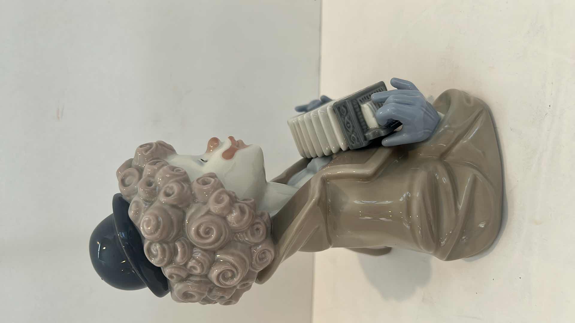 Photo 1 of LLADRO H11” PORCELAIN FIGURINE - CLOWN  “THE MAGIC OF LAUGHTER”