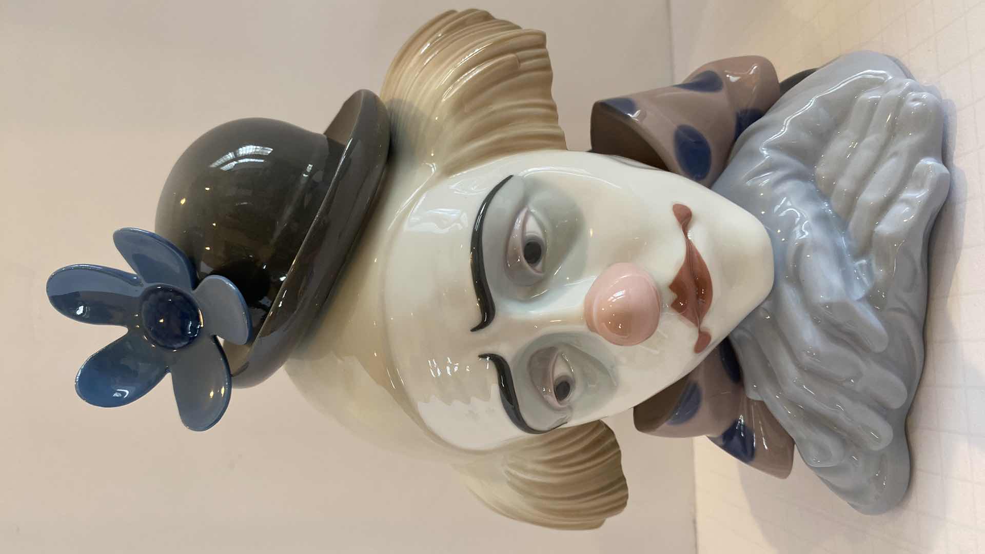 Photo 1 of VINTAGE LLADRO PORCELAIN PENSIVE CLOWN 10”