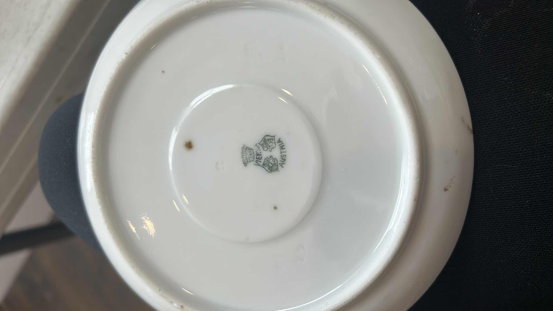 Photo 5 of 37 PCS-VINTAGE LEONARD VIENNA AUSTRIA "PUPRLE FLOWERS W GOLD LEAF" CHINA COFFEE SERVICE AND DESSERT PLATES 
