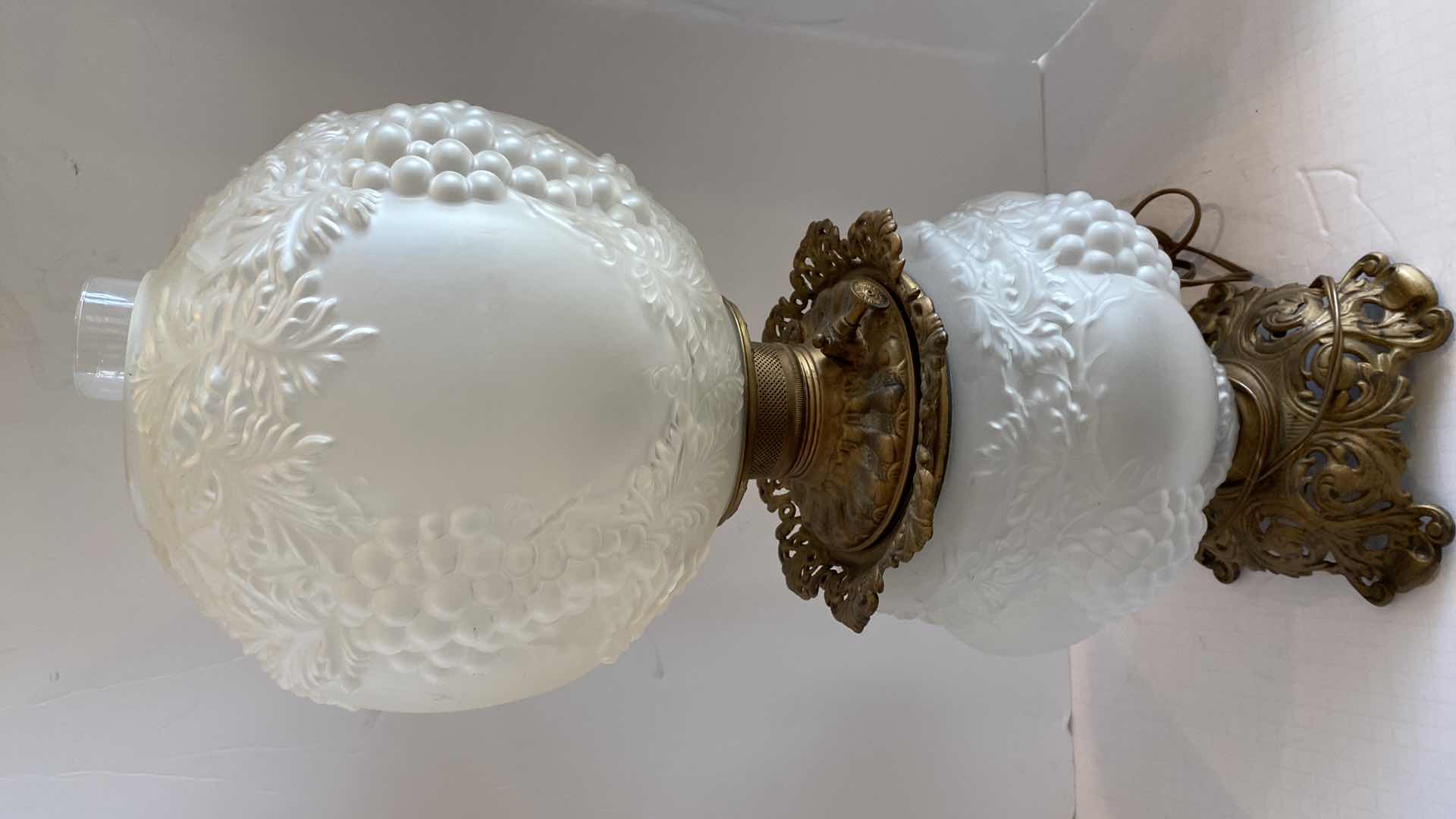 Photo 1 of ANTIQUE GRAPE GLASS TABLE LAMP H25”