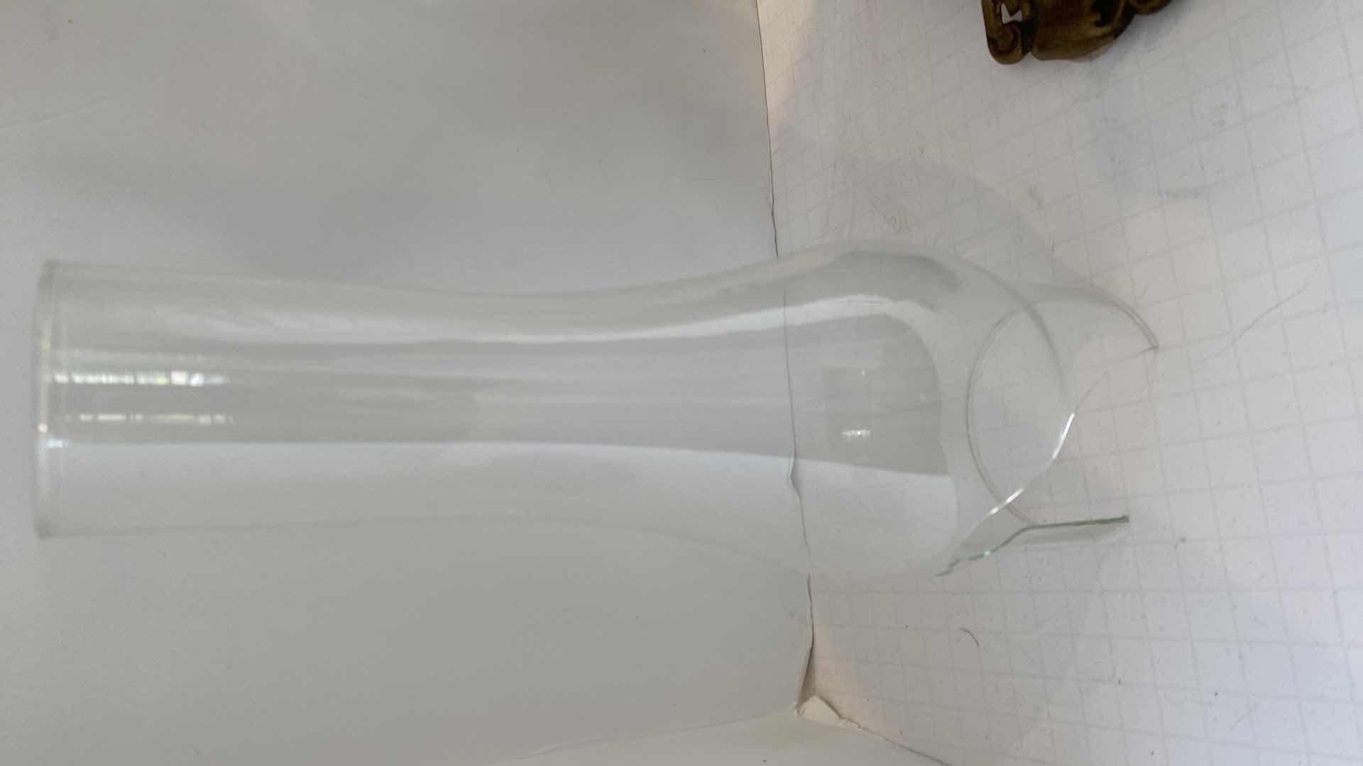 Photo 1 of ANTIQUE GRAPE GLASS TABLE LAMP H25”