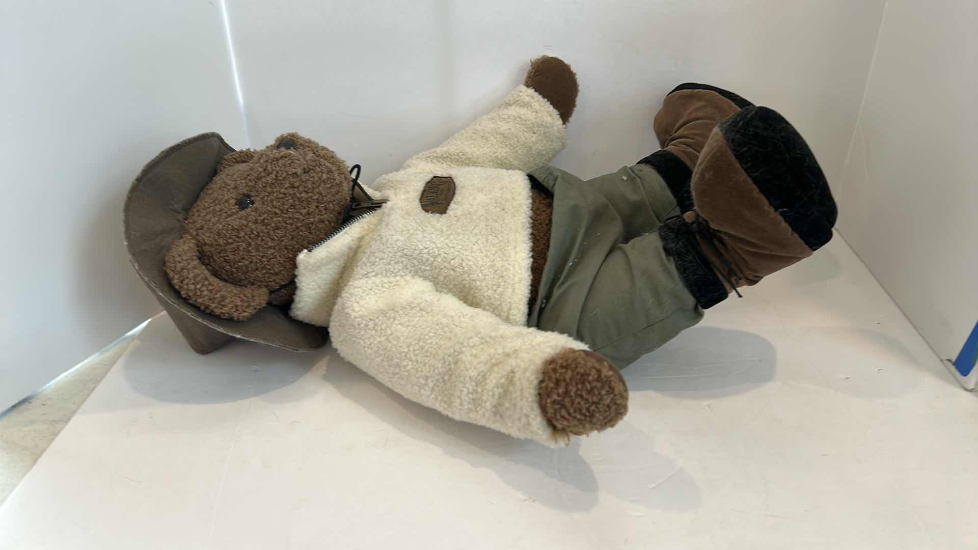 Photo 3 of VTG WALKING CO TRACKER Jointed Stuffed 18” Teddy Bear Limited Edition 1998