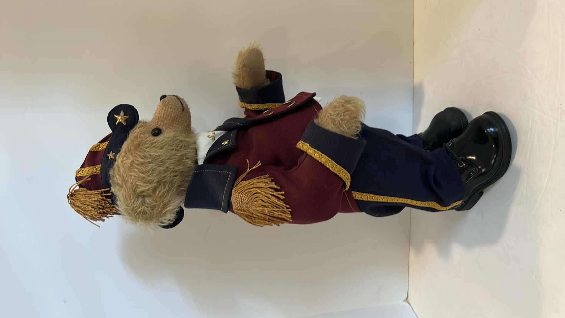 Photo 1 of BEAR THREADS LAURA SANCHEZ, GEORGE WASHINGTON BEAR H19”