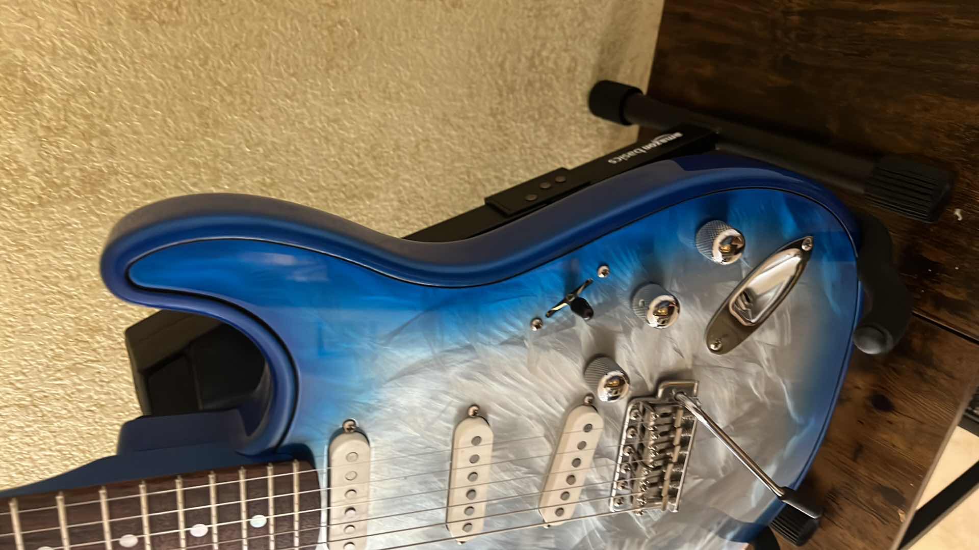 Photo 3 of GIGLIOTTI SIGNED BONAMASSA BLUE ELECTRIC GUITAR