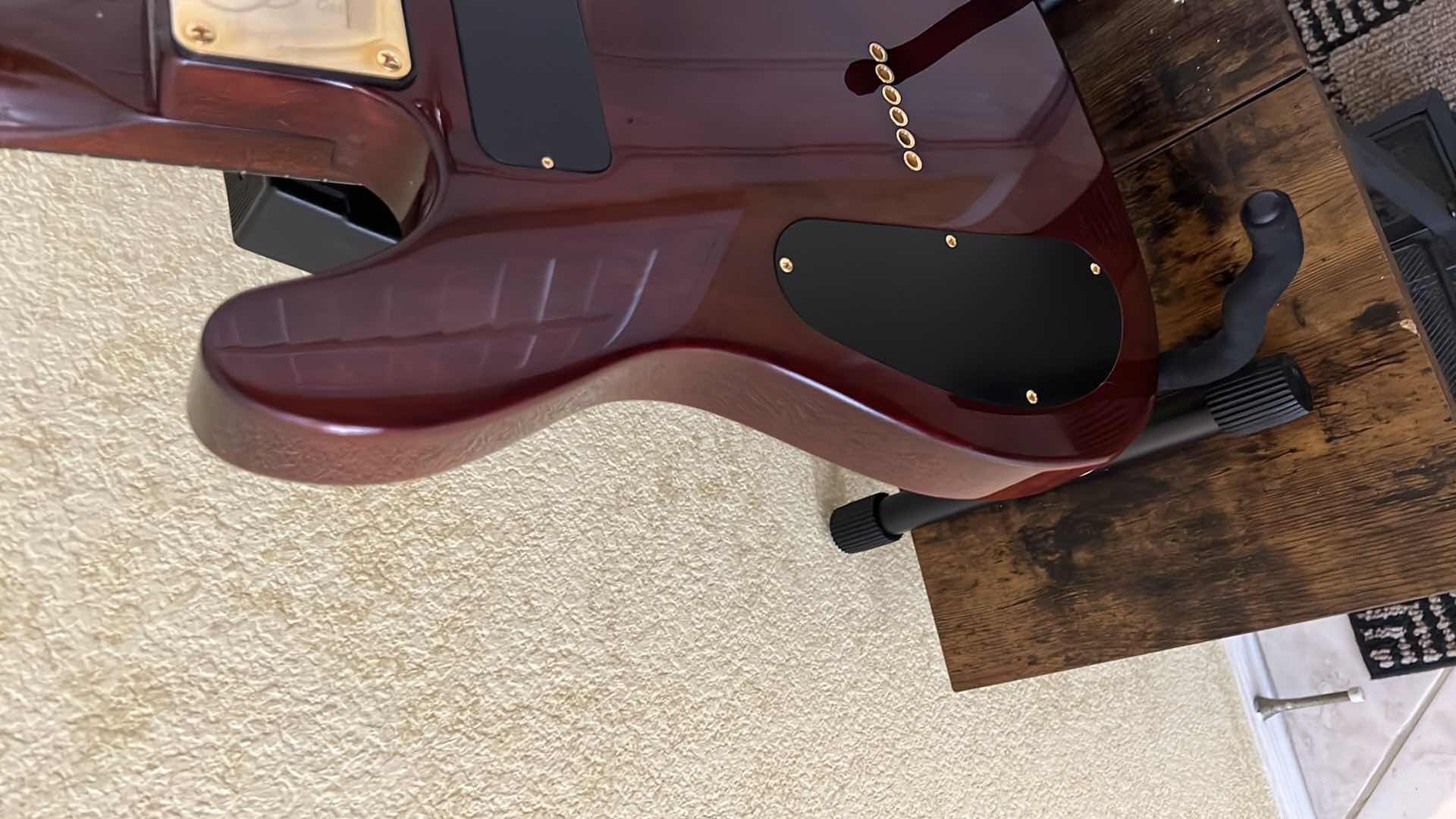 Photo 4 of GIGLIOTTI JOE BONAMASSA DOUBLE SIGNED ELECTRIC GUITAR