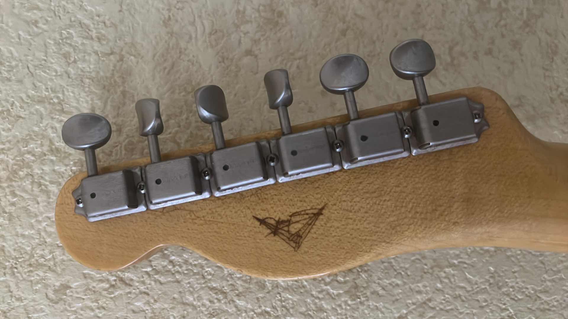 Photo 10 of FENDER CUSTOM SHOP JOE BONAMASSA VINTAGE COLLECTOR SERIES 1955 MASTERBUILT BY YURIY SHISHKOV 2-TONE SUNBURST TELECASTER SIGNED GUITAR W COA & ACCESSORIES