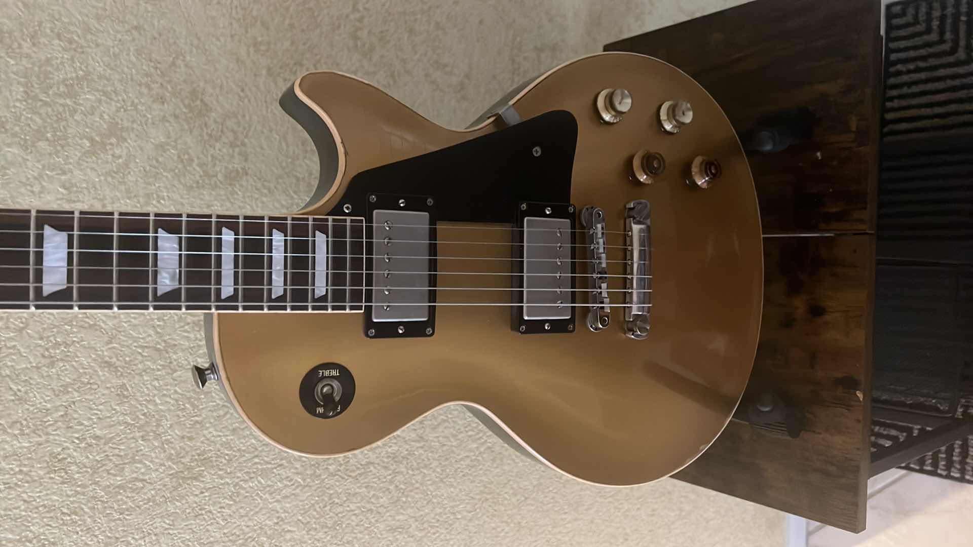 Photo 4 of GIBSON CUSTOM INSPIRED BY SERIES JOE BONAMASSA AGED “LES PAUL” GOLDTOP 026 SIGNED GUITAR W COA & ACCESSORIES