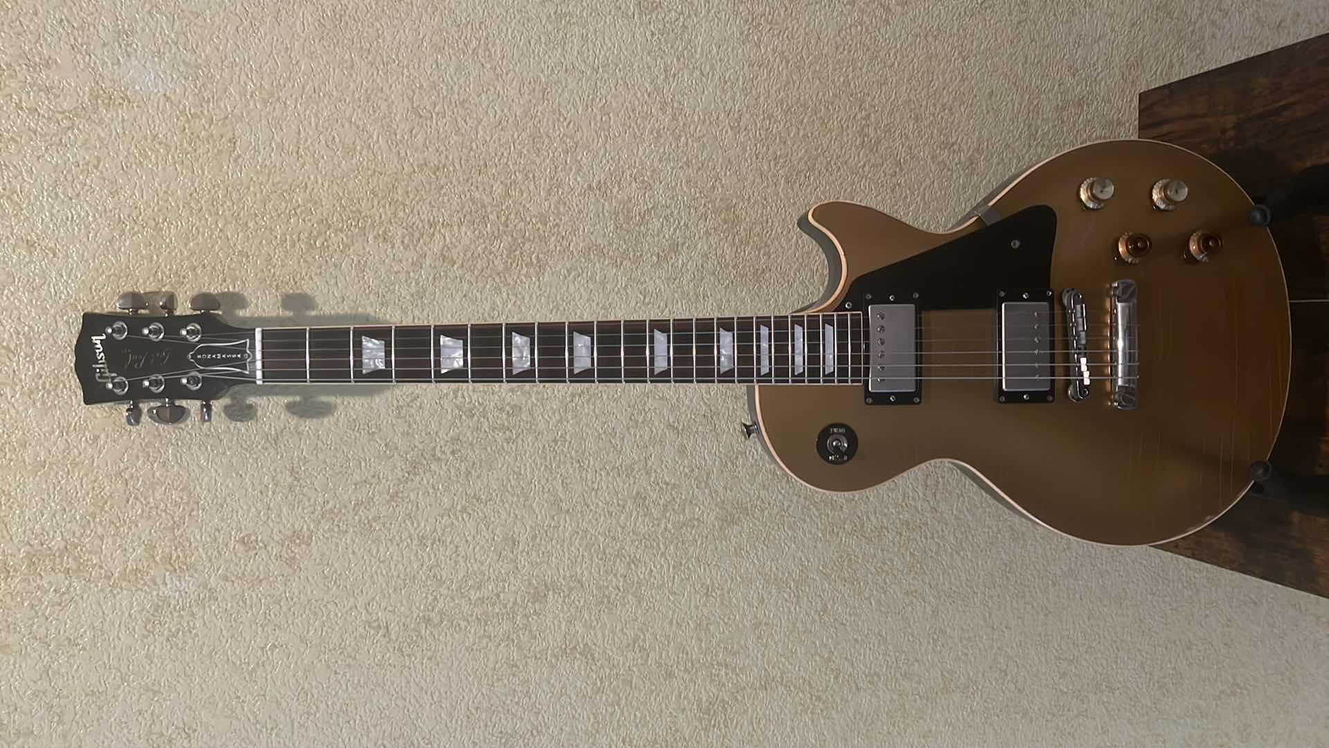 Photo 1 of GIBSON CUSTOM INSPIRED BY SERIES JOE BONAMASSA AGED “LES PAUL” GOLDTOP 026 SIGNED GUITAR W COA & ACCESSORIES