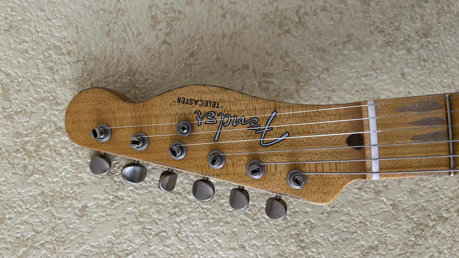 Photo 8 of FENDER CUSTOM SHOP JOE BONAMASSA VINTAGE COLLECTOR SERIES SPECIAL MOD 1955 RELIC TELECASTER 3-COLOR SUNBURST GUITAR W. COA & ACCESSORIES