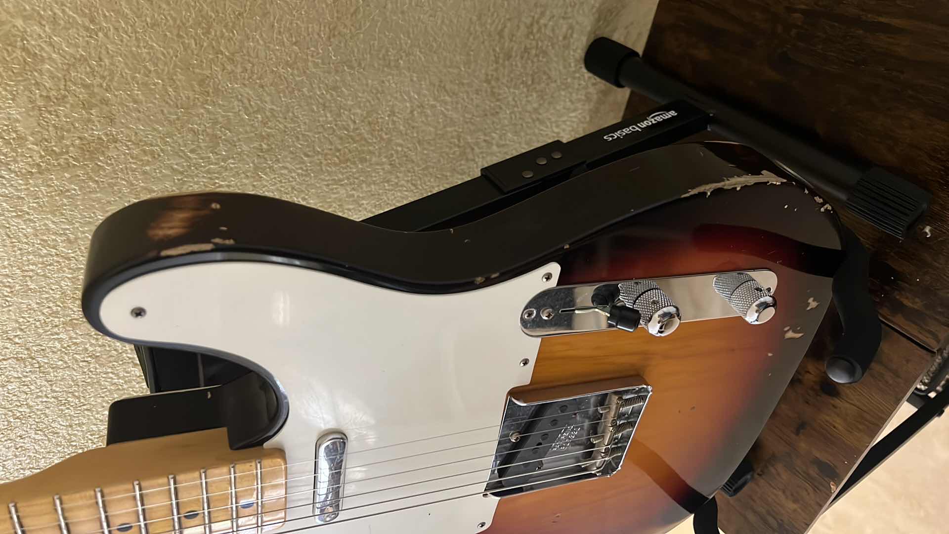 Photo 5 of FENDER CUSTOM SHOP JOE BONAMASSA VINTAGE COLLECTOR SERIES SPECIAL MOD 1955 RELIC TELECASTER 3-COLOR SUNBURST GUITAR W. COA & ACCESSORIES