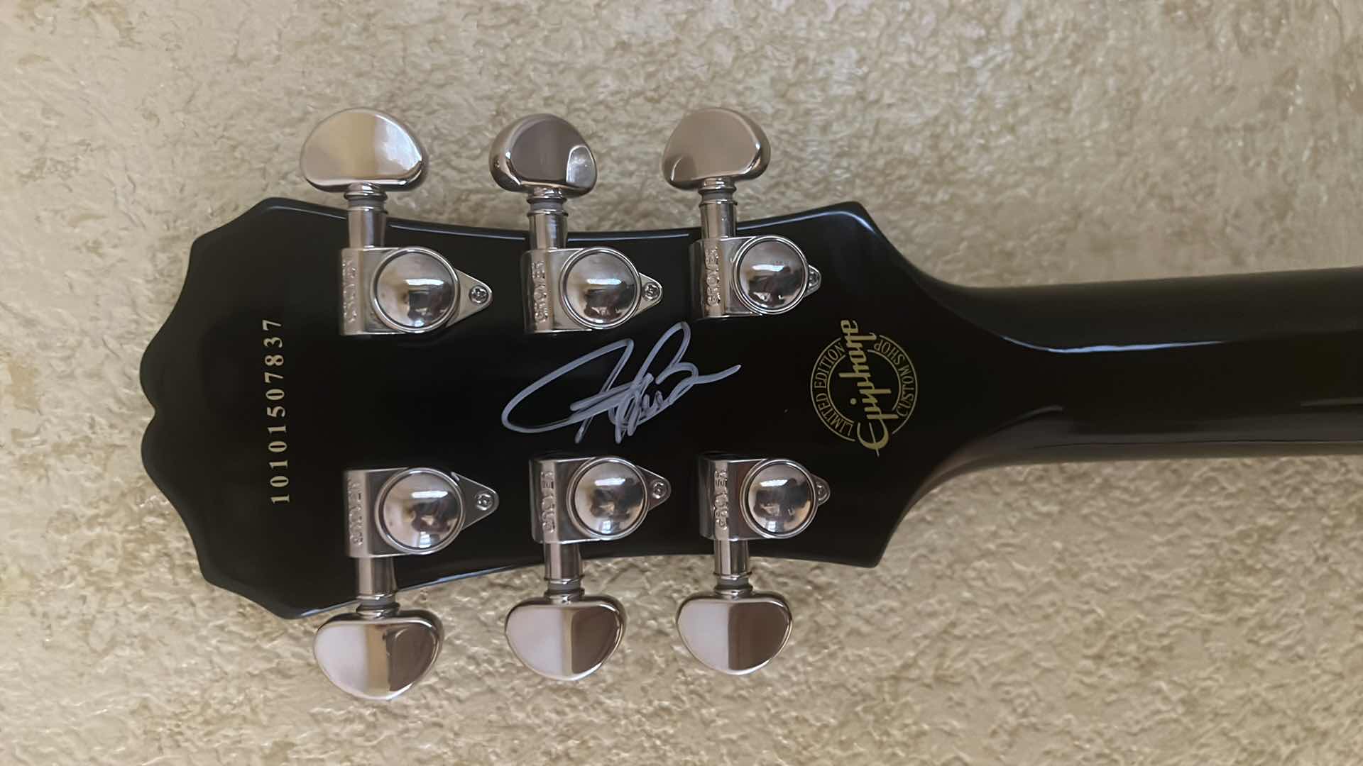 Photo 6 of LIMITED EDITION CUSTOM SHOP EPIPHONE “LES PAUL MODEL” BONAMASSA SIGNED ELECTRIC GUITAR W COA & ACCESSORIES