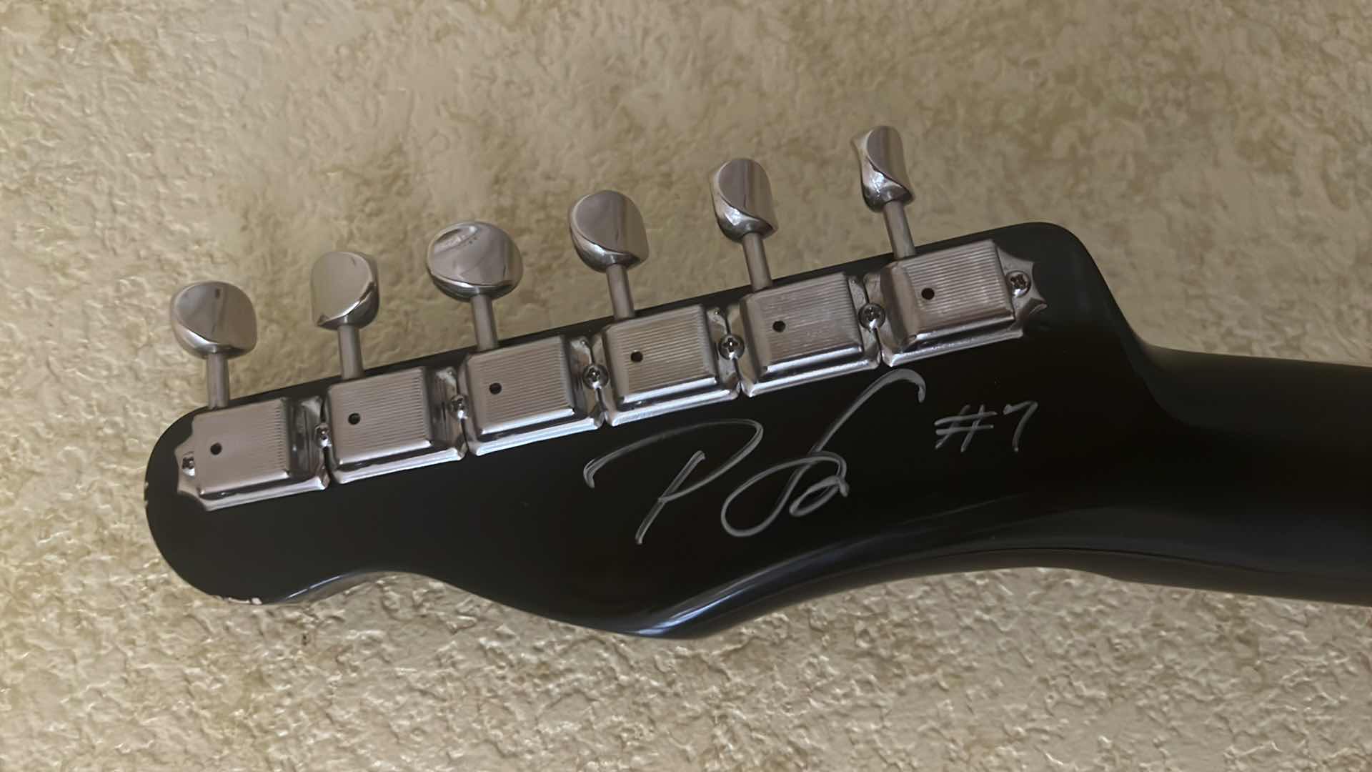 Photo 1 of GIGLIOTTI SIGNED ELECTRIC GUITAR