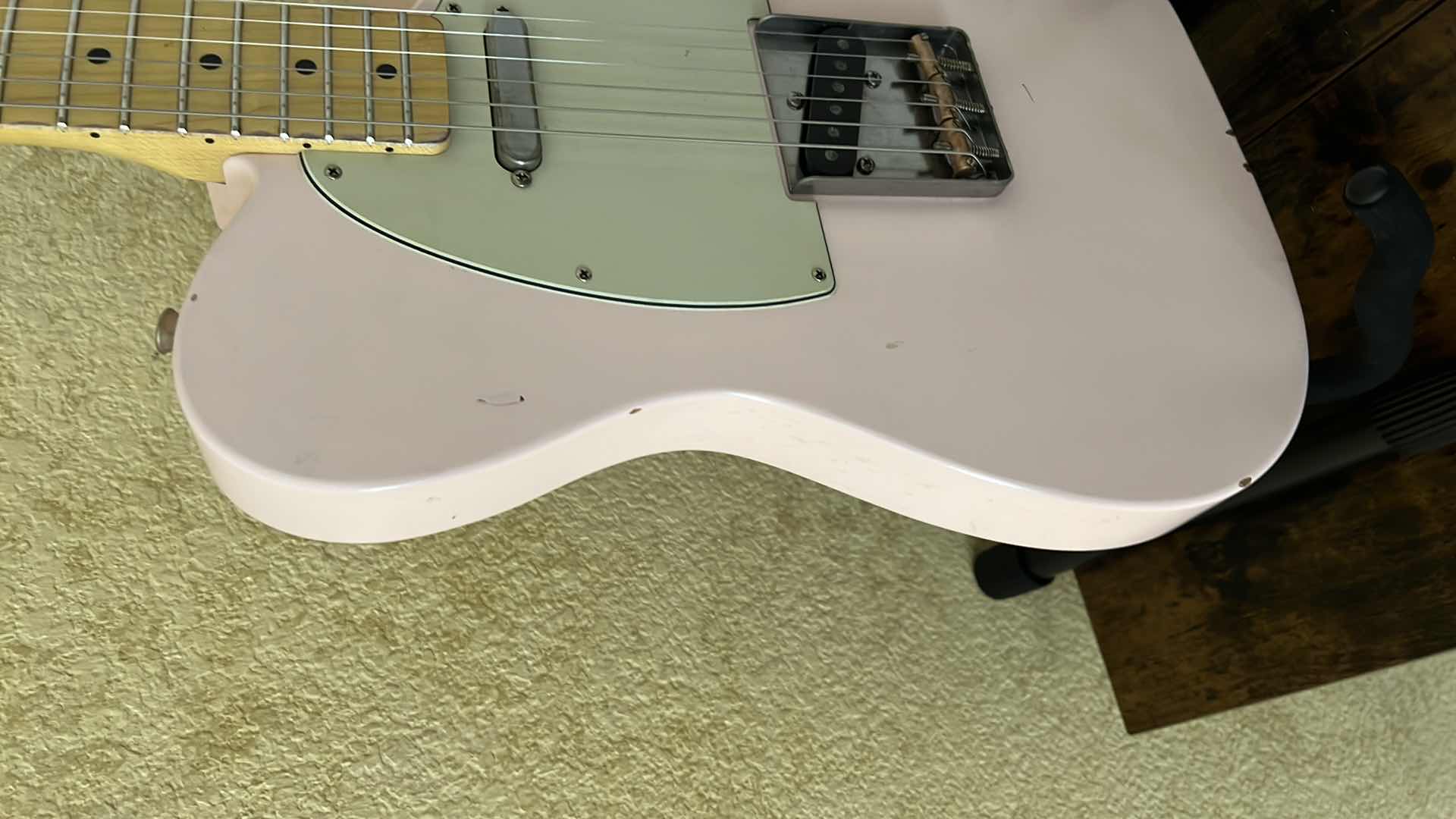 Photo 3 of NASHGUITARS PINK ELECTRIC GUITAR