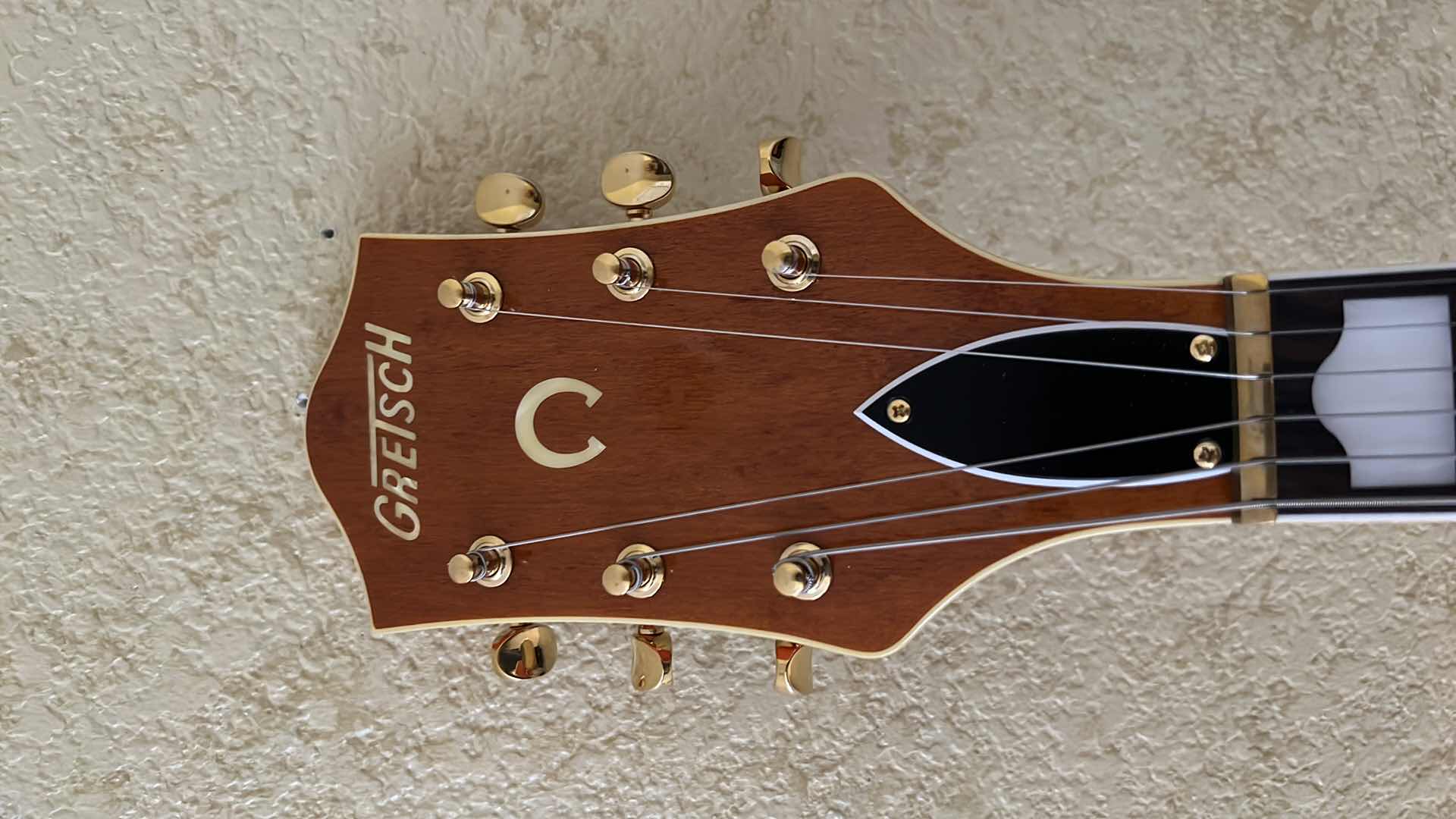 Photo 7 of GRETSCH  NASHVILLE BY BIGSBY “DUANE EDDY” SIGNED GUITAR W. COA & ACCESSORIES