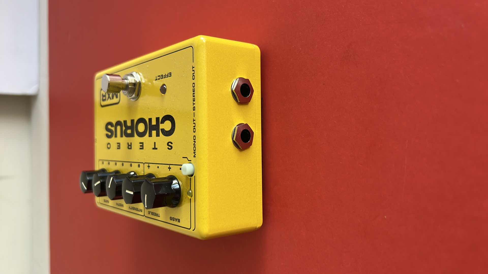 Photo 1 of  MXR M134 STEREO CHORUS GUITAR EFFECTS PEDAL