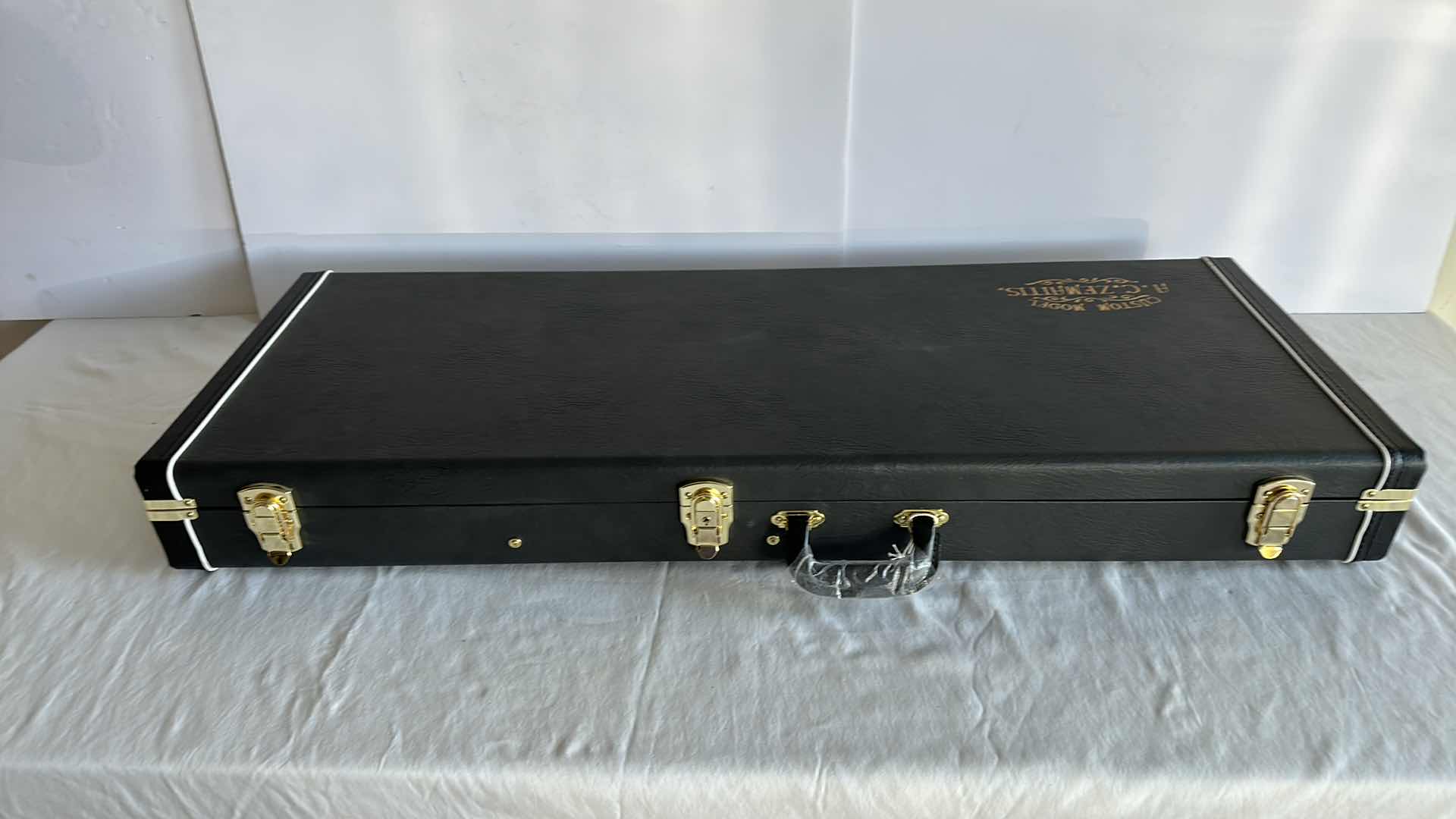 Photo 2 of CUSTOM MODEL A C ZEMAITIS GUITAR CASE W PLUSH LINING