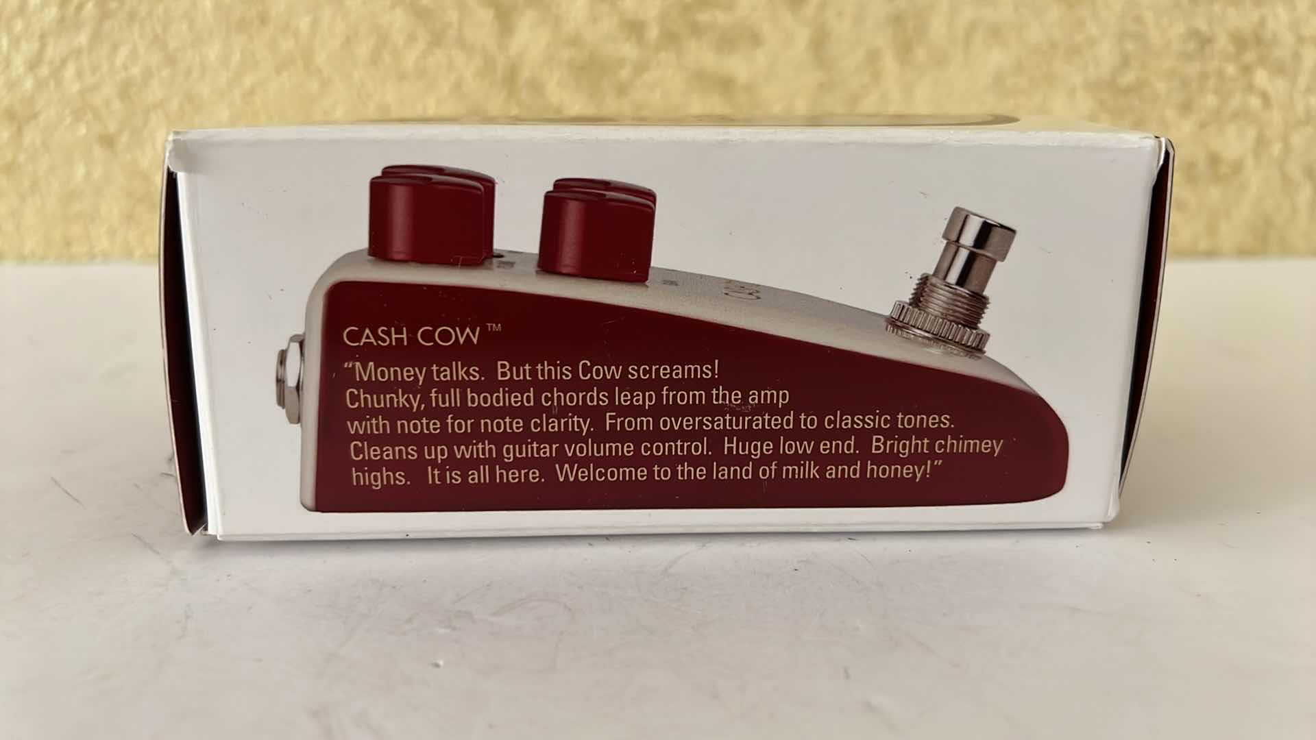 Photo 3 of NEW BILLIONAIRE BY DANELECTRO CASH COW