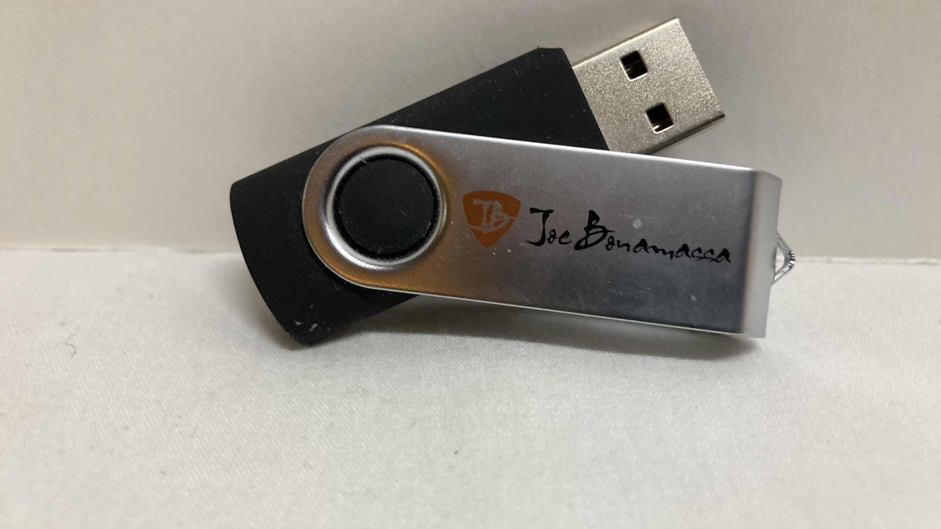 Photo 1 of SEYMOUR DUNCAN CUSTOM SHOP HUMBUCKER BONAMASSA AUTOGRAPHED BY JOE BONAMASSA W BOX & THUMB-DRIVE SERIAL # 0428