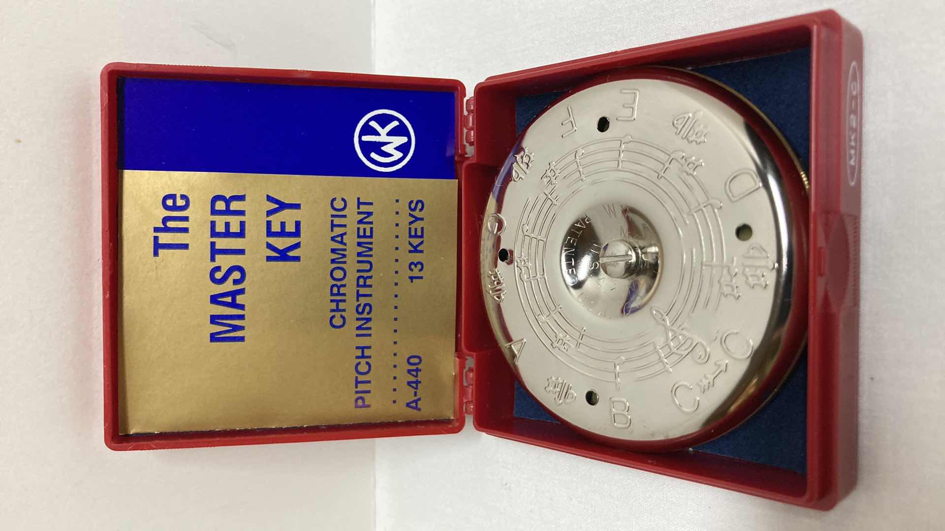 Photo 1 of THE MASTER KEY CHROMATIC 13 KEY PITCH INSTRUMENT MODEL MK2-C A-440