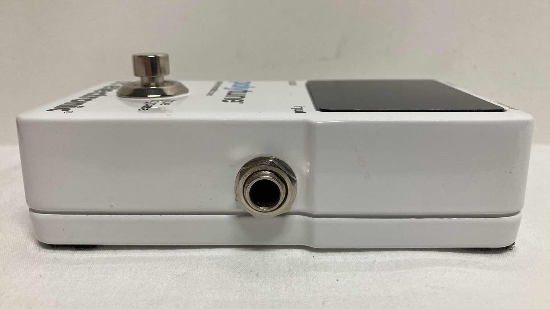 Photo 3 of TC ELECTRONIC POLY TUNE 2 CHROMATIC TUNER TRUE BYPASS