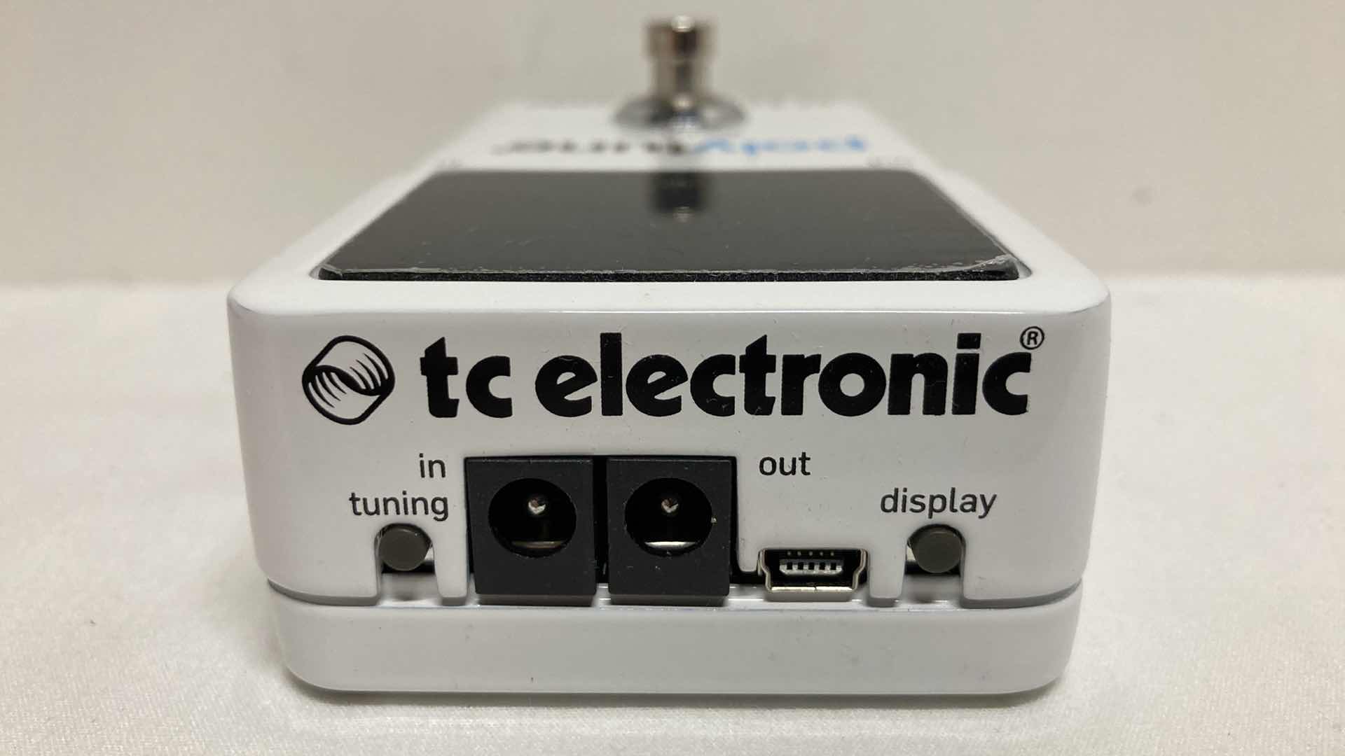 Photo 1 of TC ELECTRONIC POLY TUNE 2 CHROMATIC TUNER TRUE BYPASS