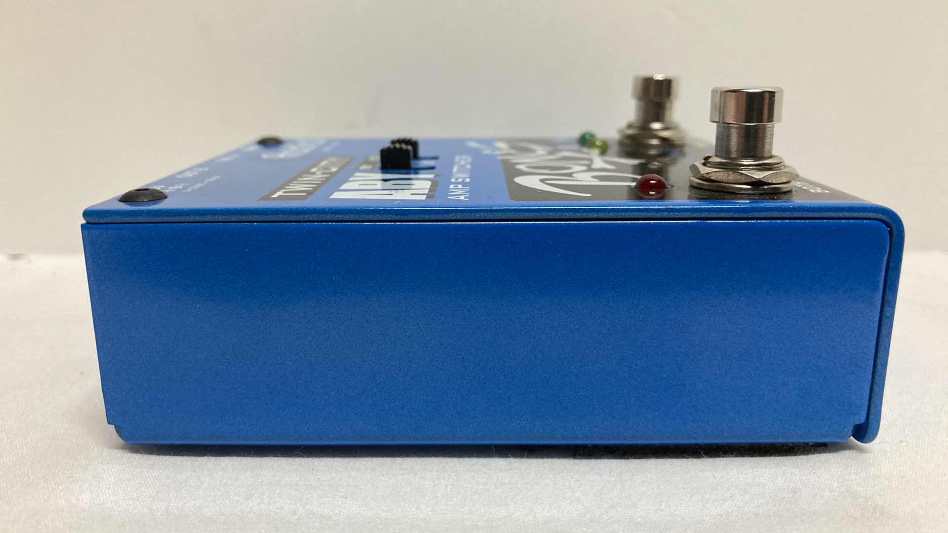 Photo 1 of RADIAL ENGINEERING TWIN CITY ABY BONES AMP SWITCHER