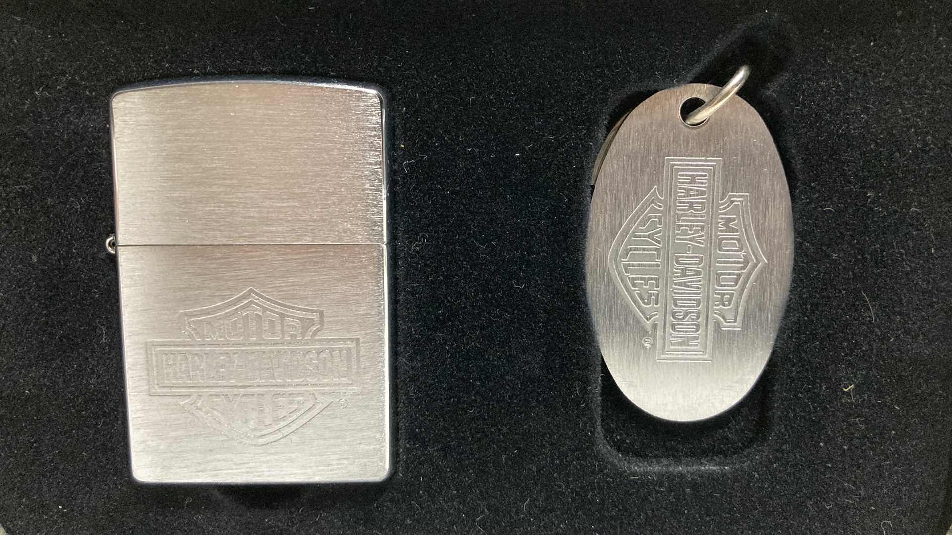 Photo 1 of HARLEY DAVIDSON ZIPPO LIGHTER & KEYCHAIN SET