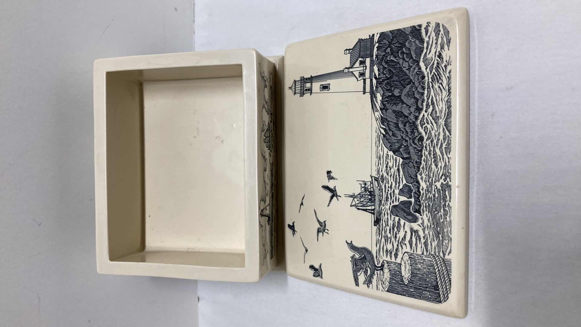 Photo 1 of NAUTICAL THEMED RESIN STOGIE BOX 5.5” X 4.5” H2.25”