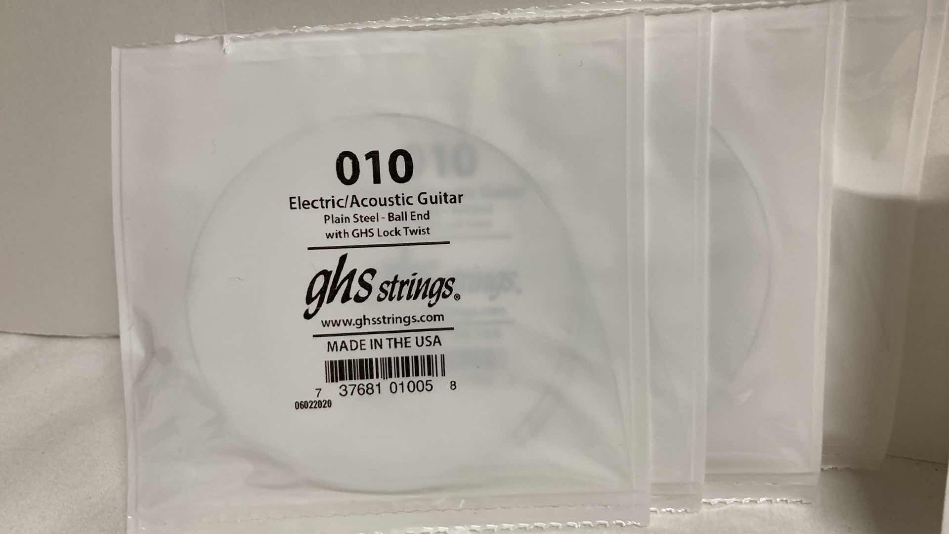 Photo 1 of NEW GHS ELECTRIC & ACOUSTIC STRINGS VARIOUS STYLES (29)