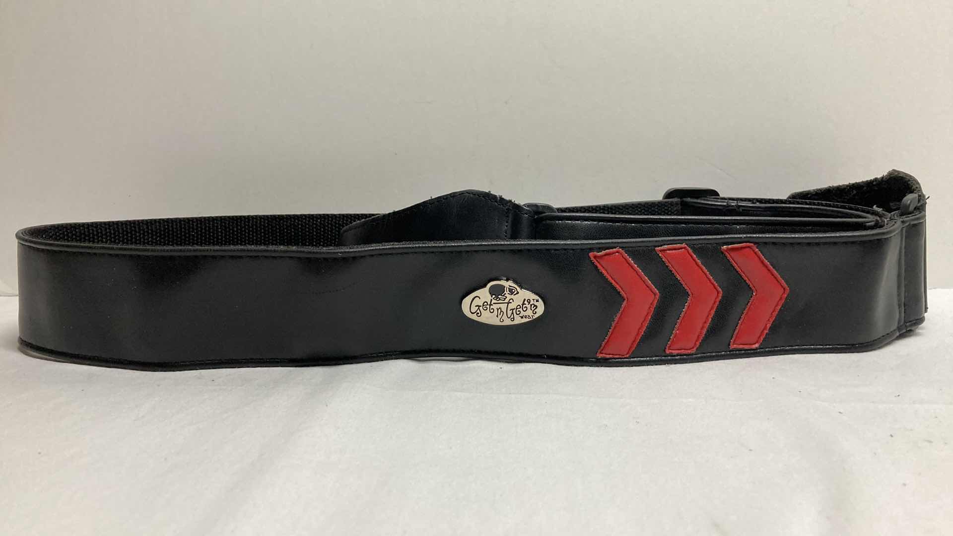 Photo 1 of GET’M GET’M LEATHER GUITAR STRAP