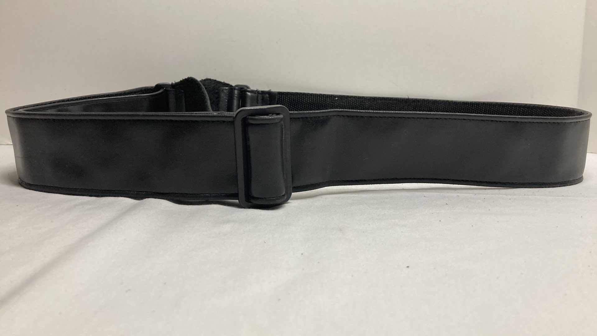 Photo 1 of GET’M GET’M LEATHER GUITAR STRAP