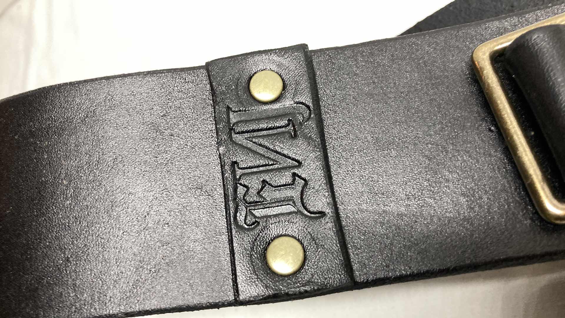 Photo 1 of HNJ SKULL & CROSS BONES BUCKLE LEATHER GUITAR STRAP