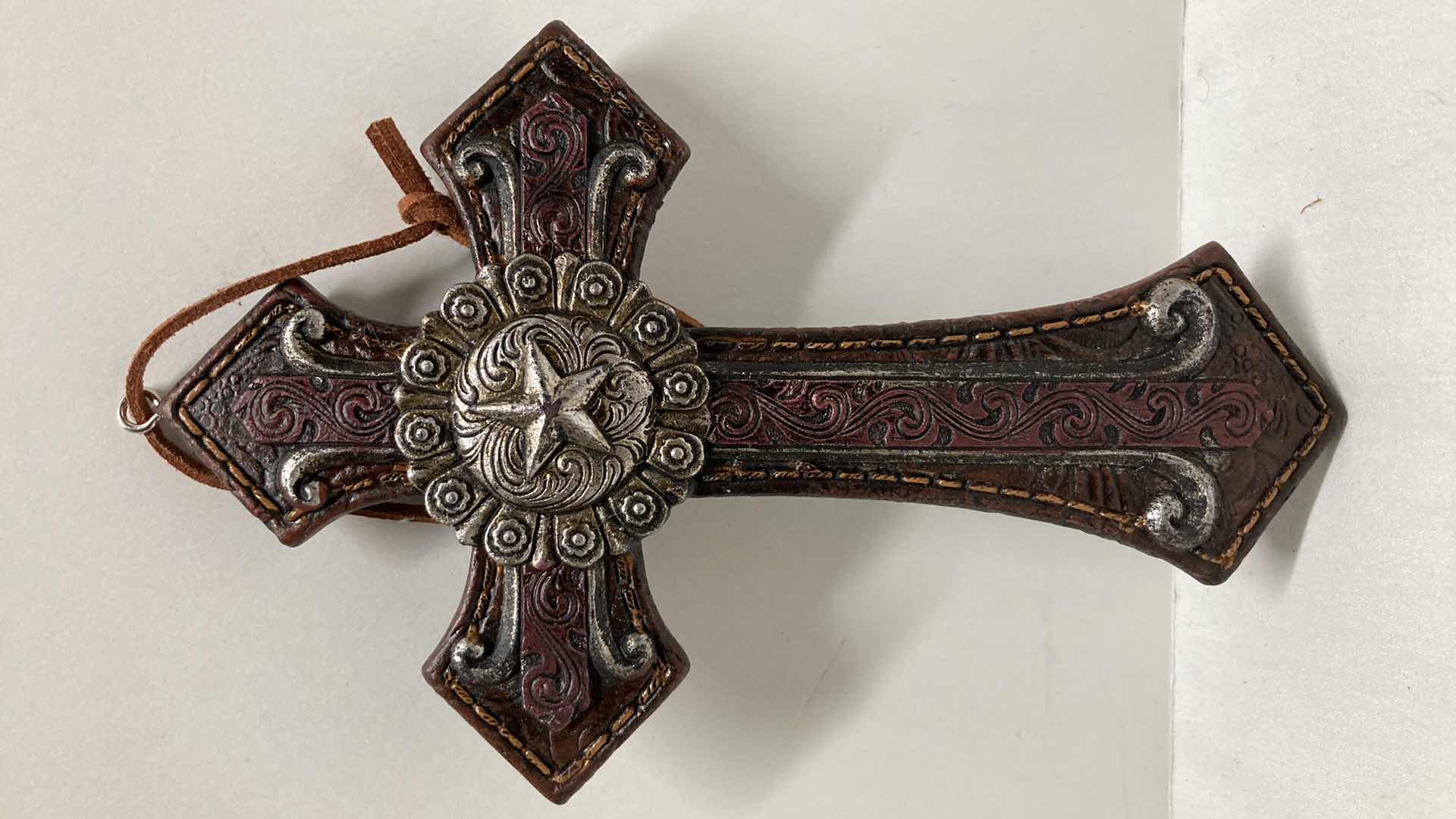 Photo 1 of LEATHER FINISH RESIN CROSS 4.5” X 7”