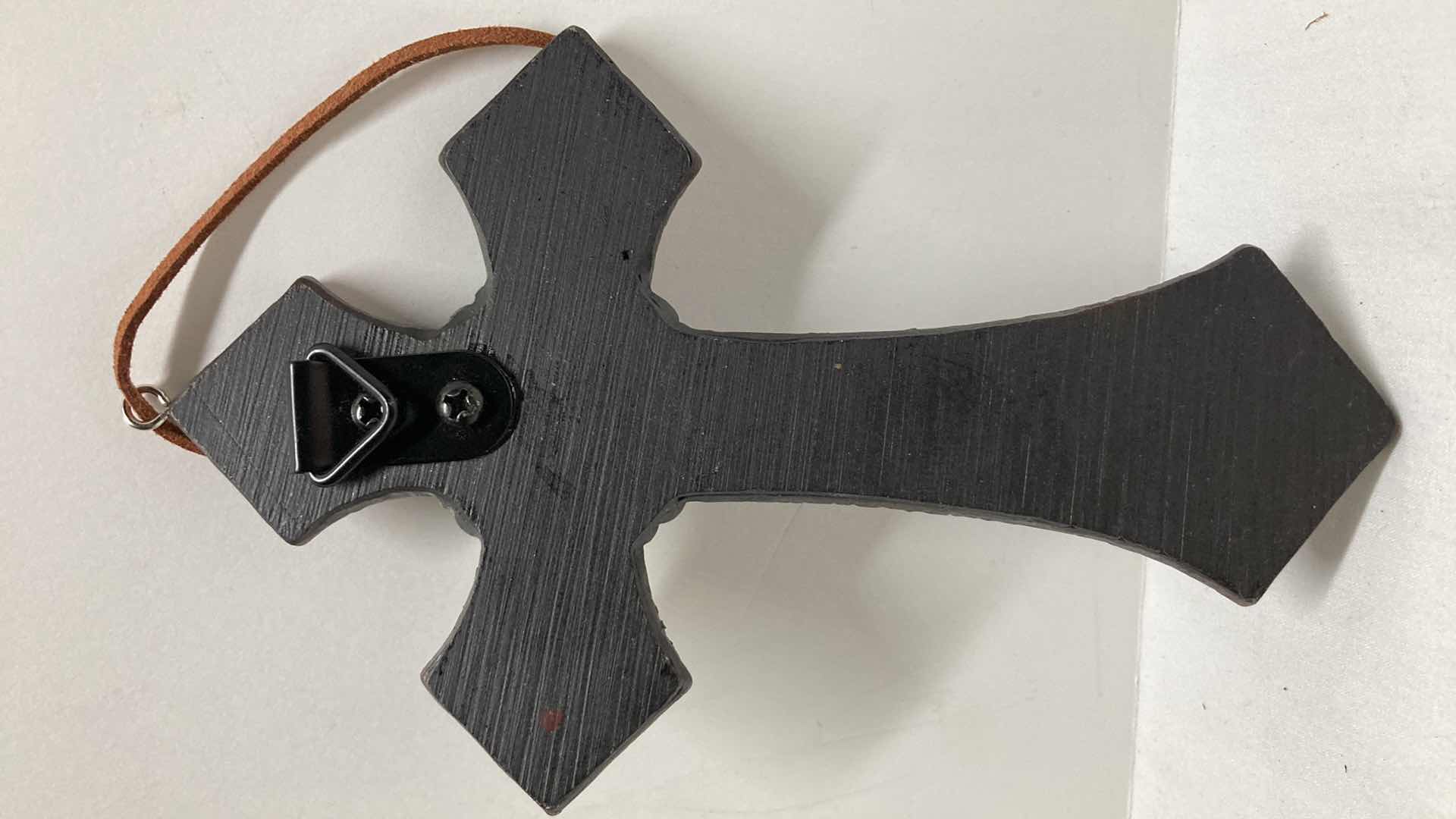 Photo 1 of LEATHER FINISH RESIN CROSS 4.5” X 7”